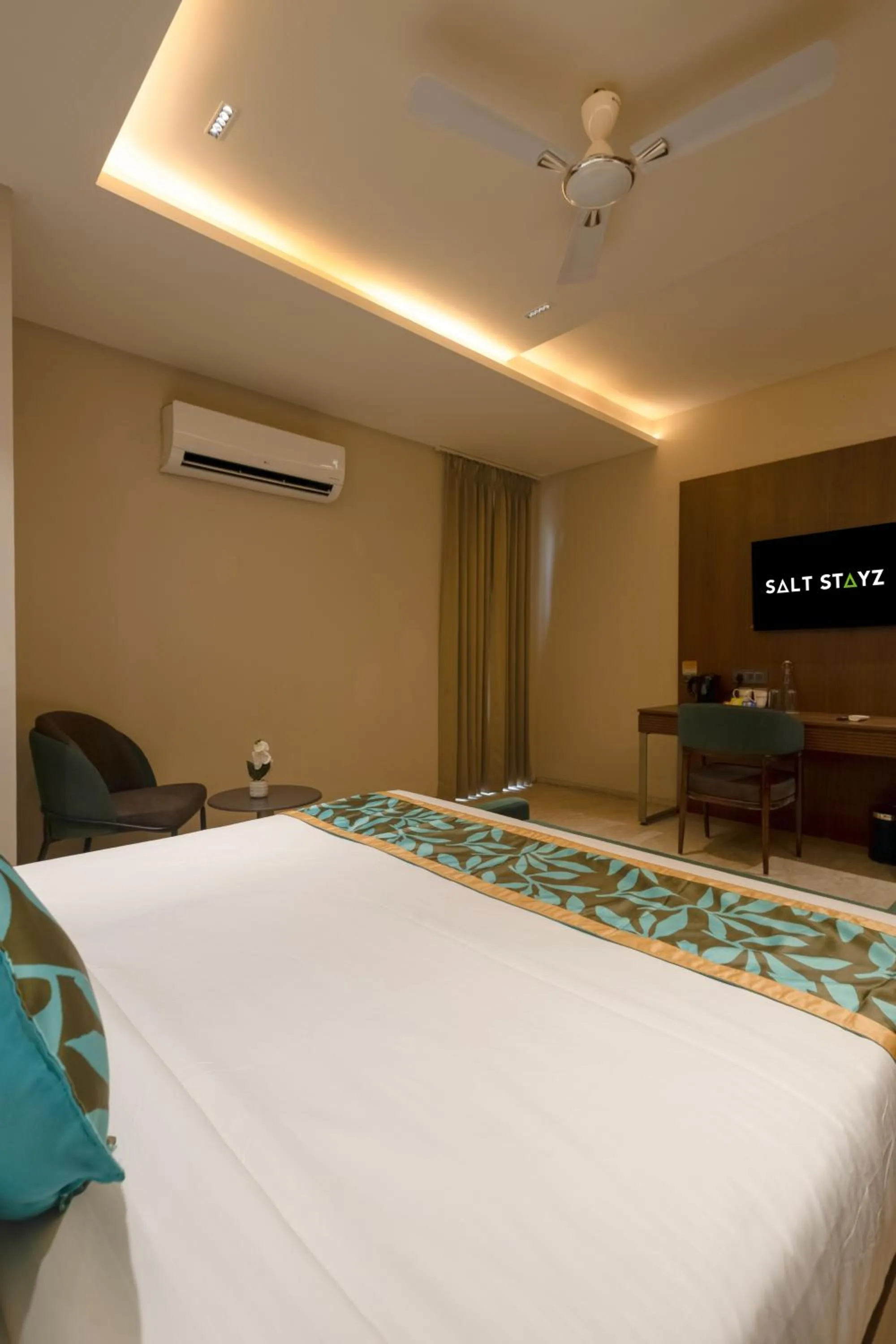 Bed in Saltstayz Premier - Naraina, Central Delhi