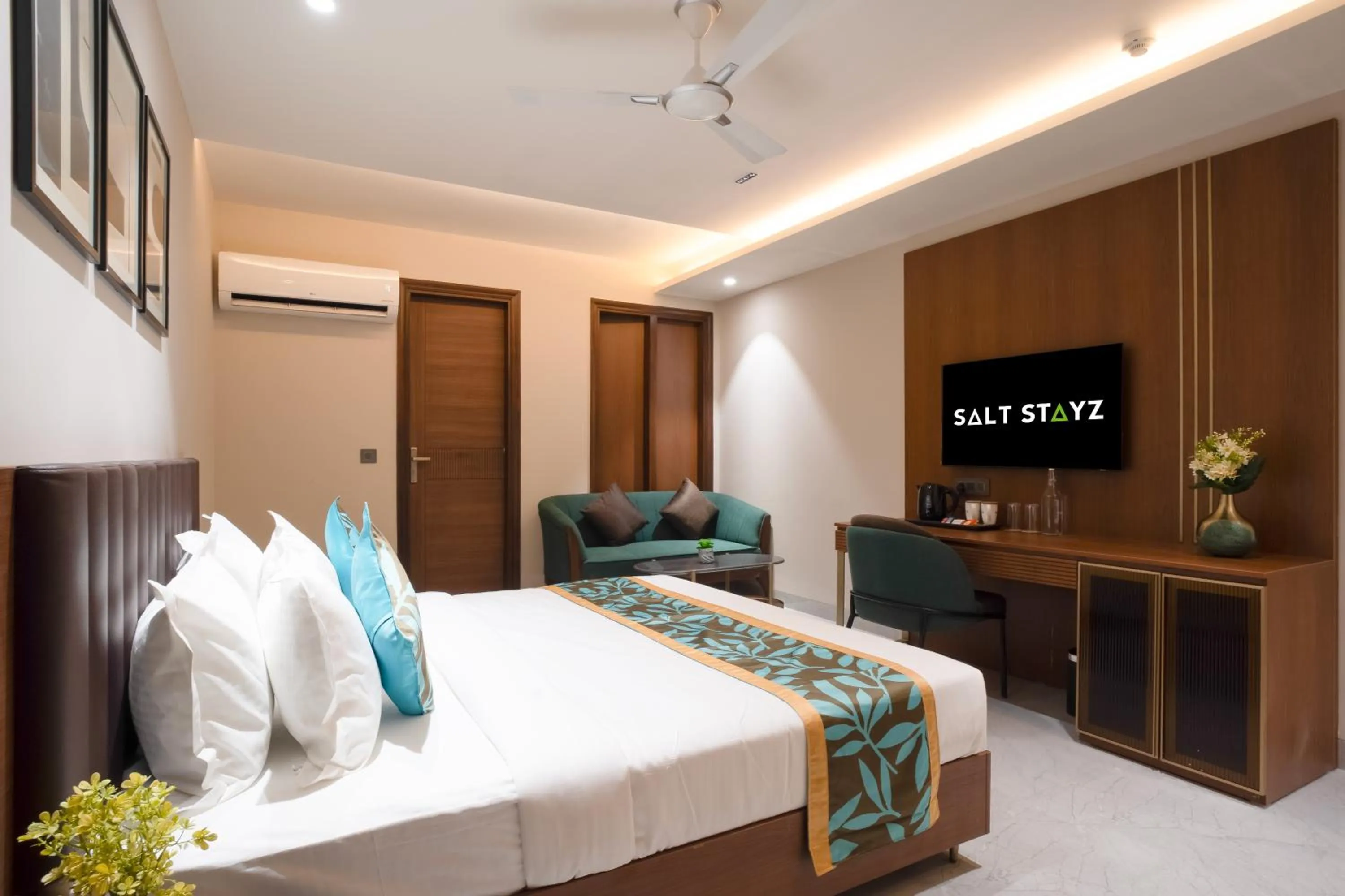 Bed in Saltstayz Premier - Naraina, Central Delhi