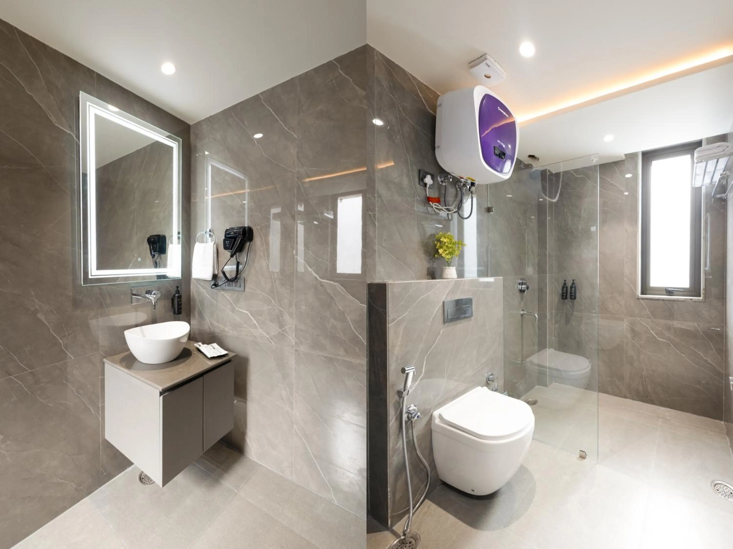 Shower in Saltstayz Premier - Naraina, Central Delhi