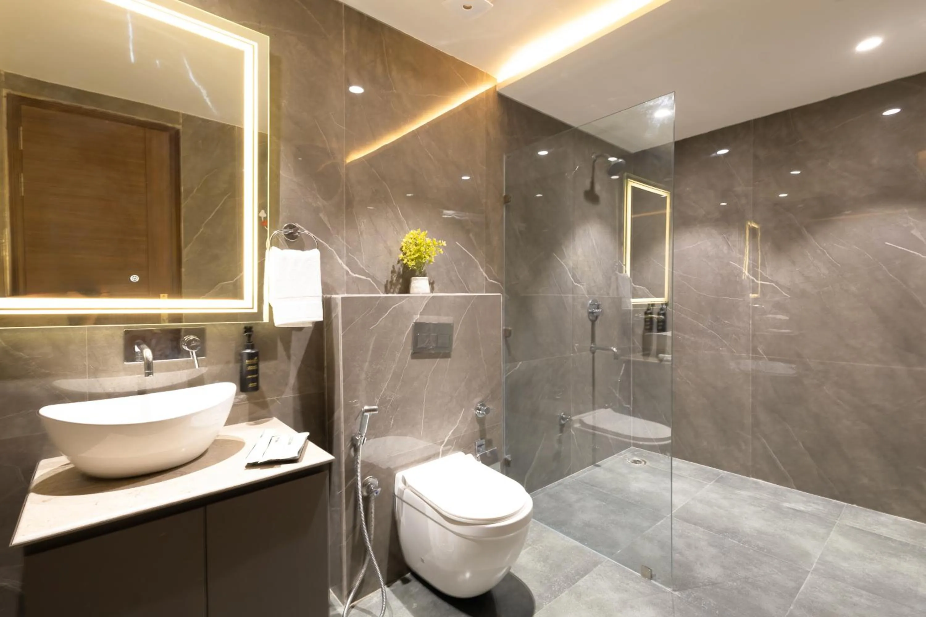 Shower in Saltstayz Premier - Naraina, Central Delhi