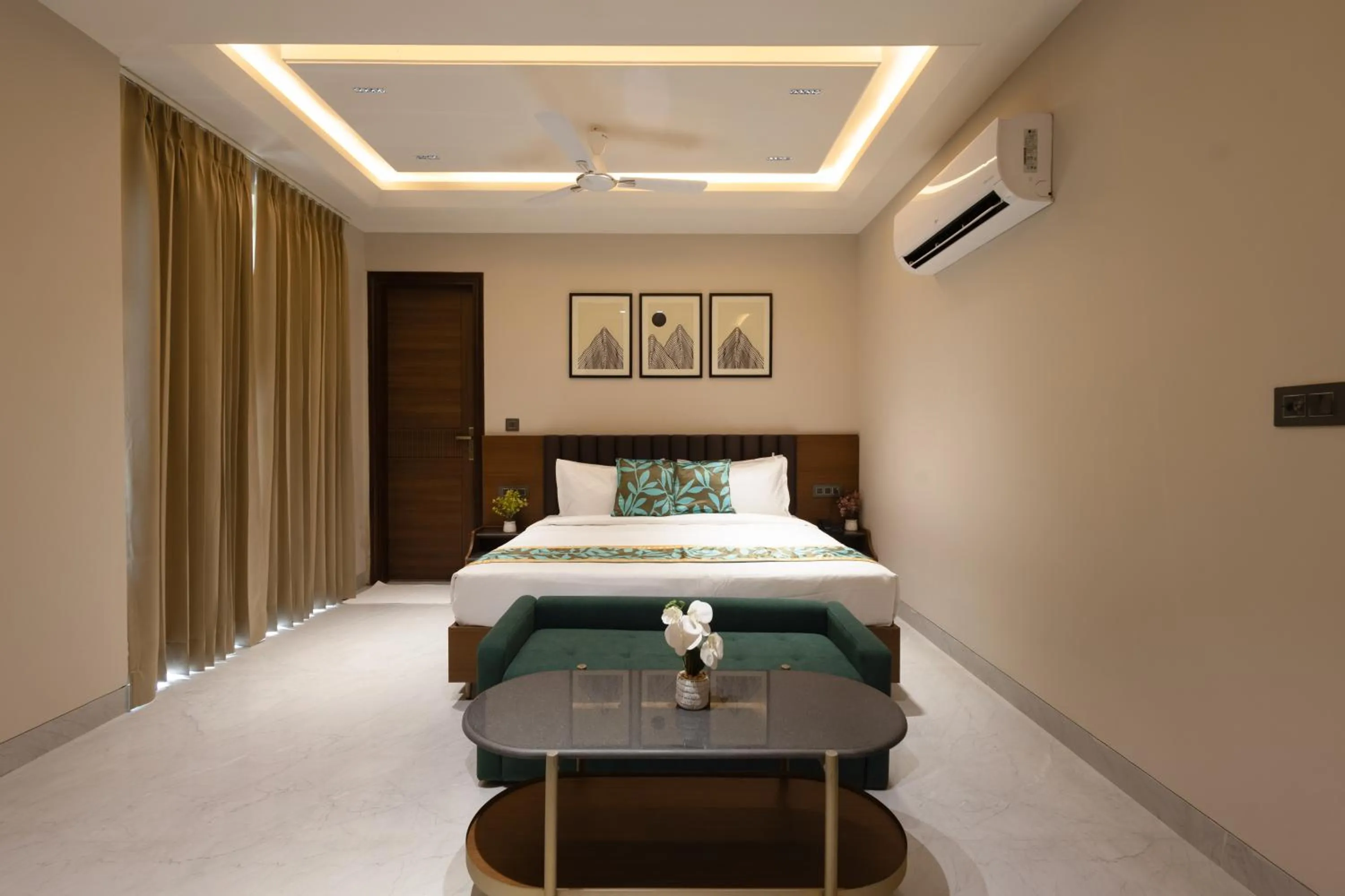 Bed in Saltstayz Premier - Naraina, Central Delhi