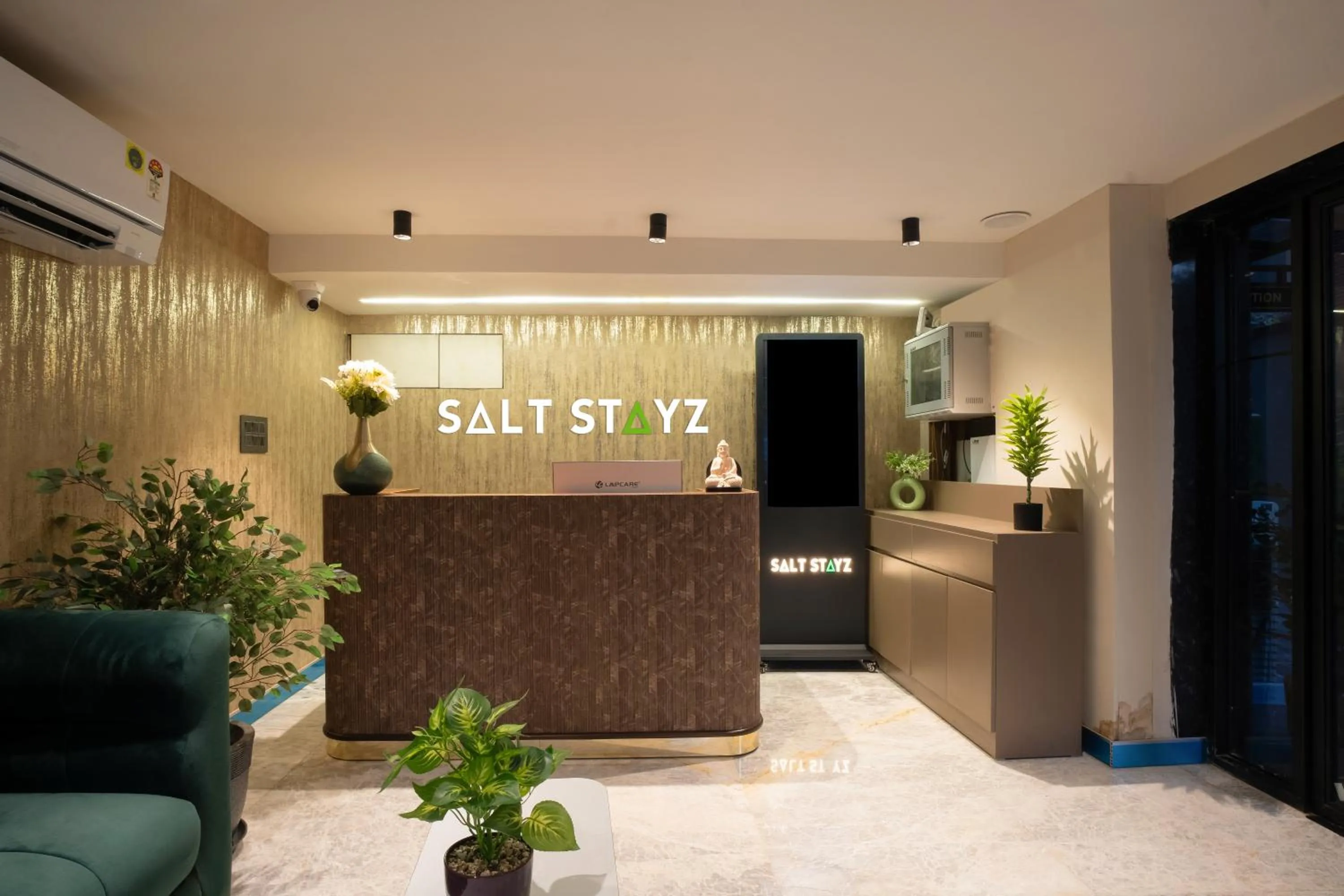 Lobby or reception in Saltstayz Premier - Naraina, Central Delhi