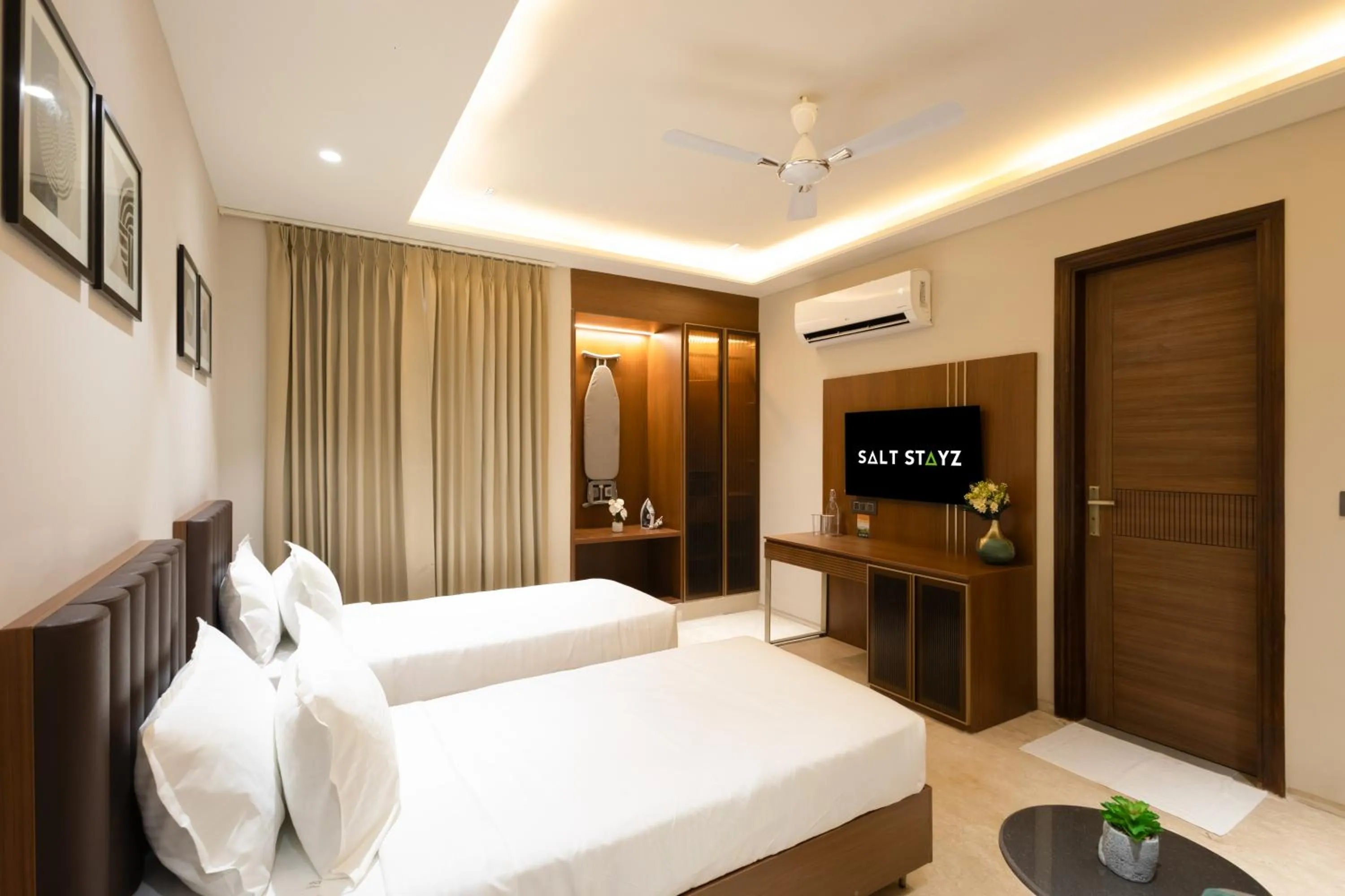 Bed in Saltstayz Premier - Naraina, Central Delhi