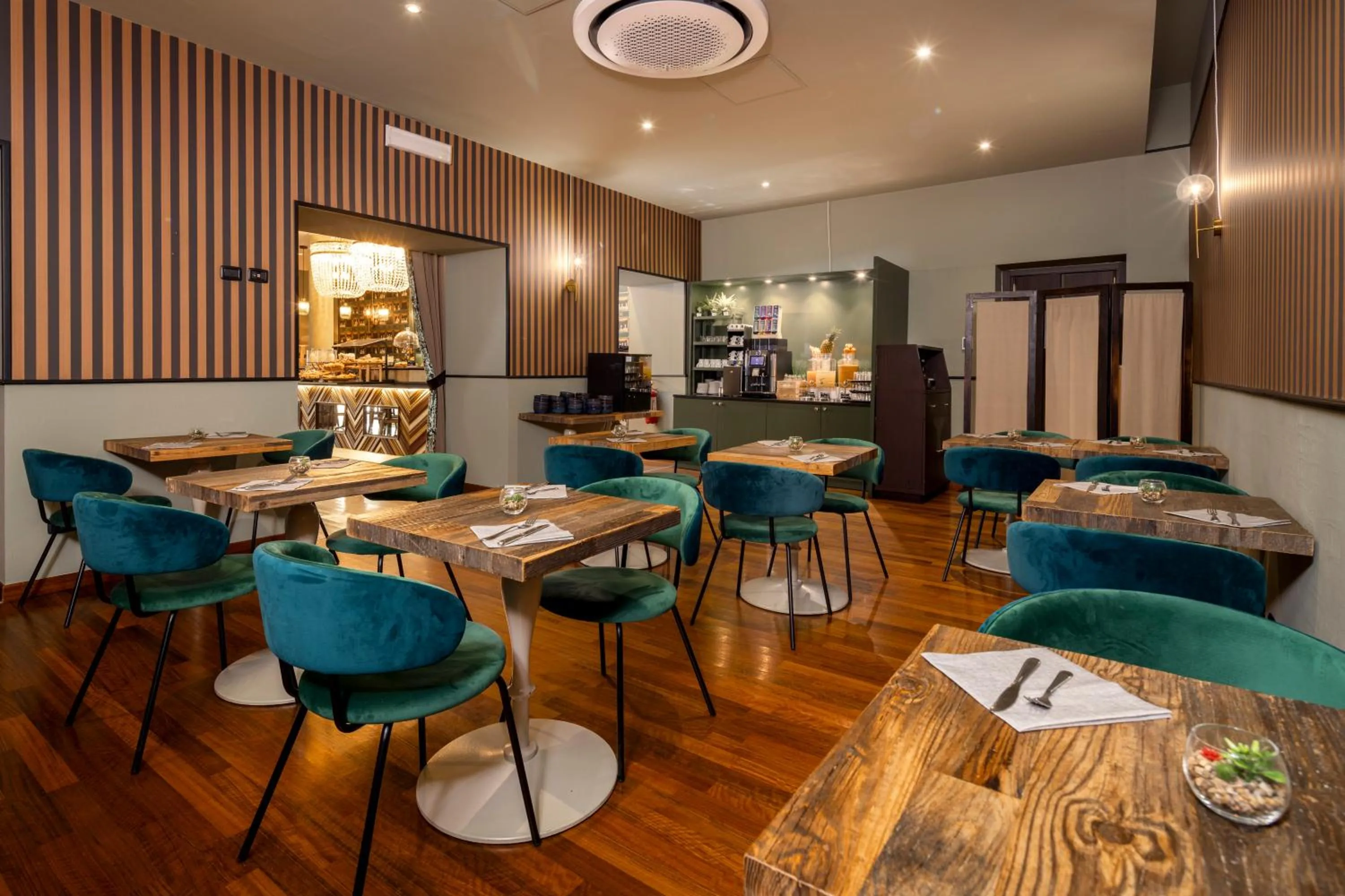Restaurant/places to eat in Hotel Indigo Turin by IHG