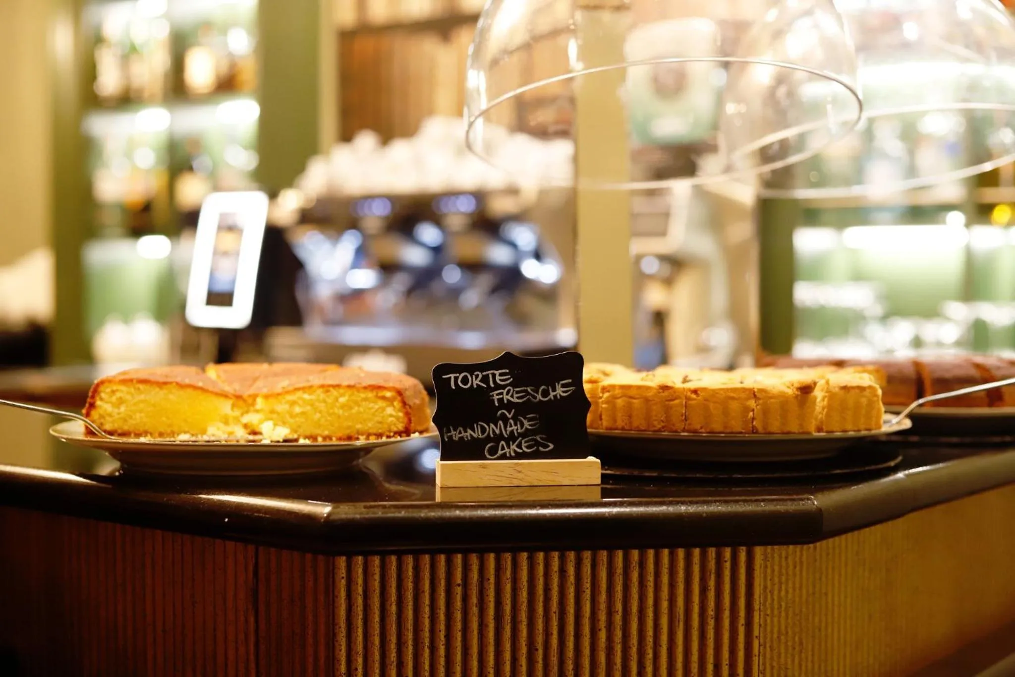 Lounge or bar in Hotel Indigo Turin by IHG