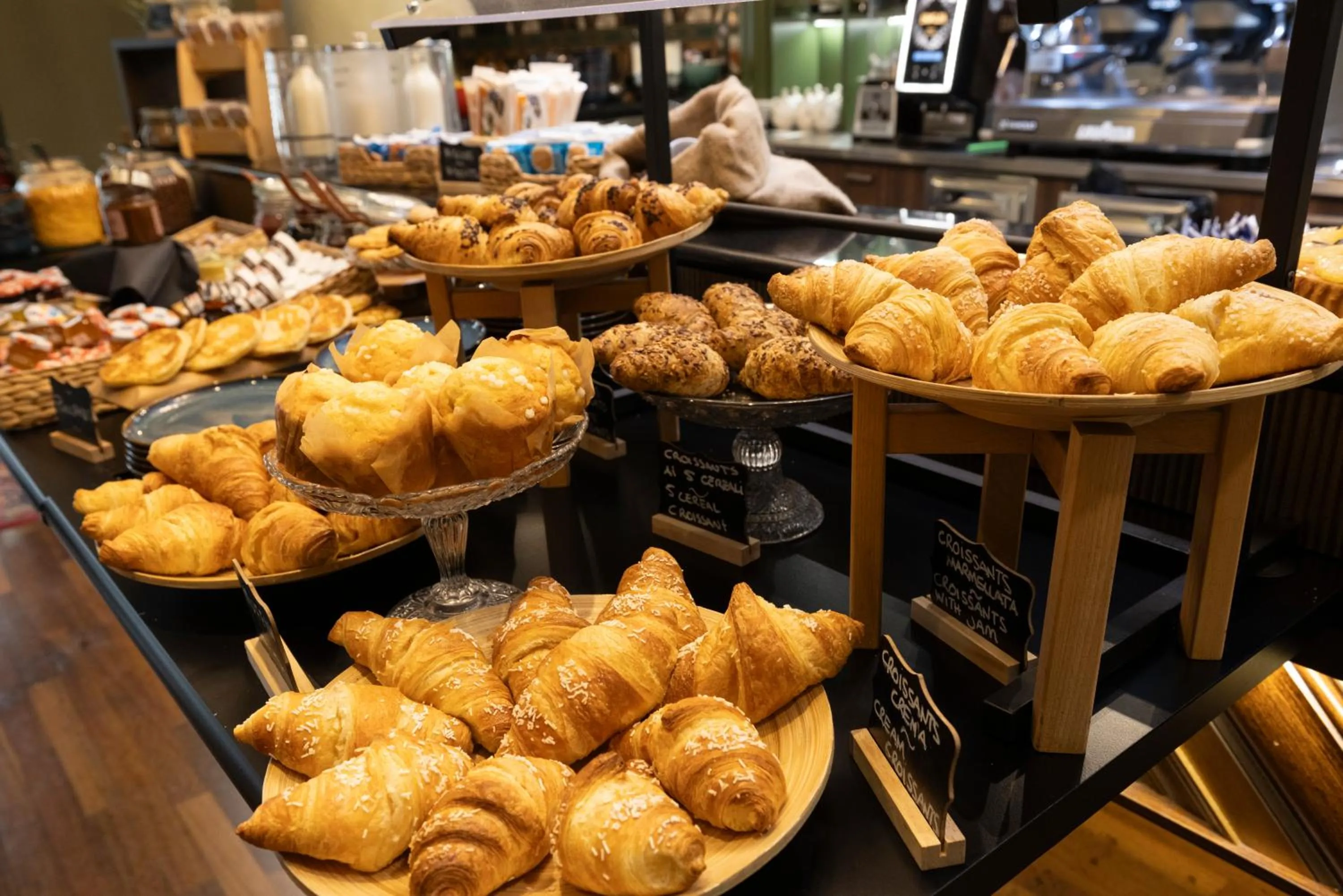 Food and drinks in Hotel Indigo Turin by IHG