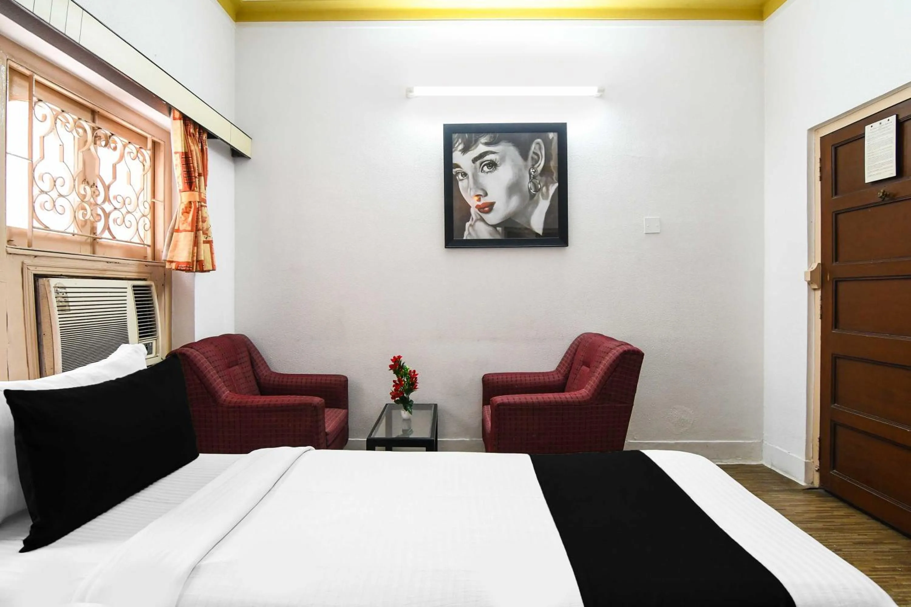 Bedroom, Bed in Hotel O Salt Lake Company Serviced