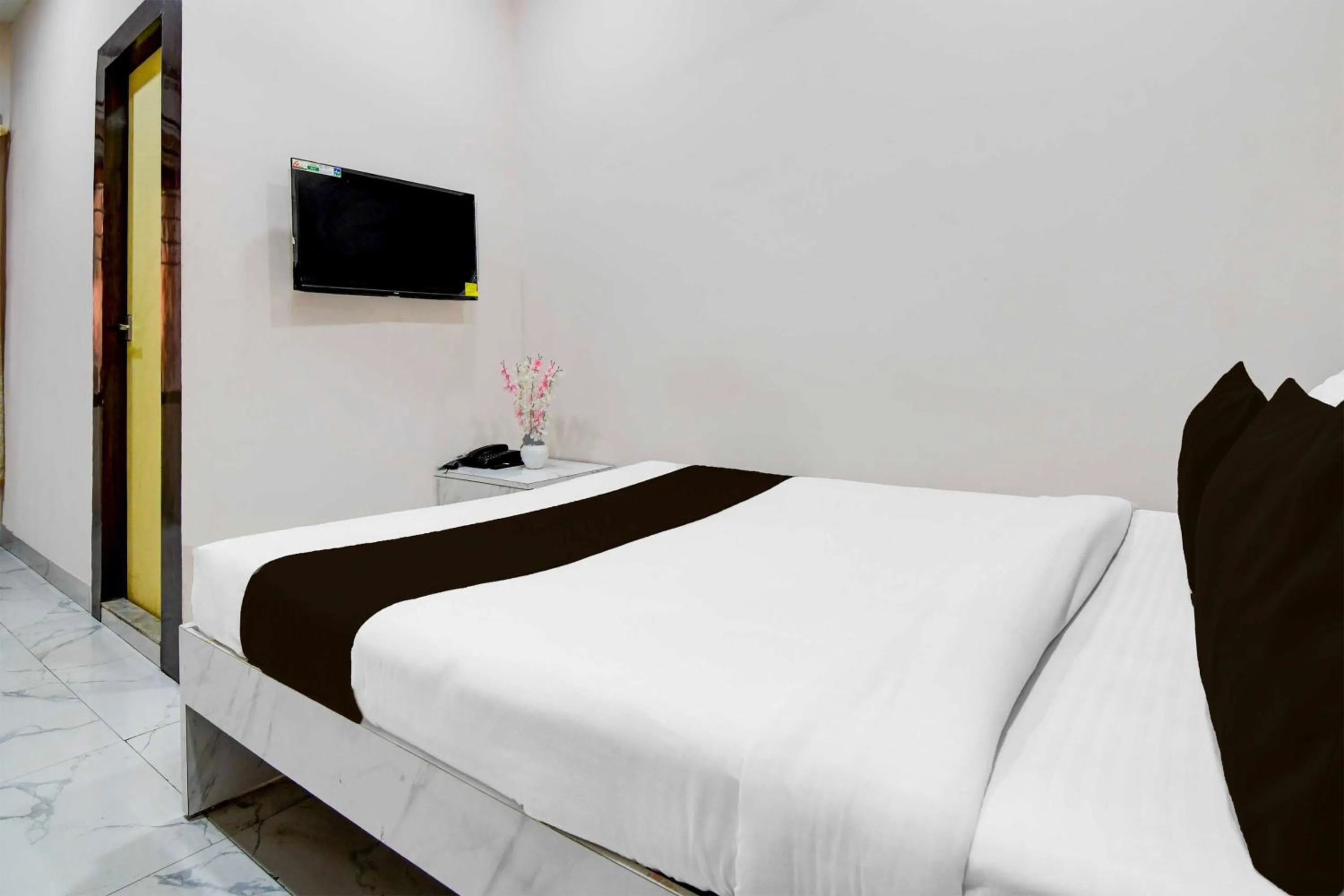 Bedroom, Bed in Collection O Marquis Street BK International
