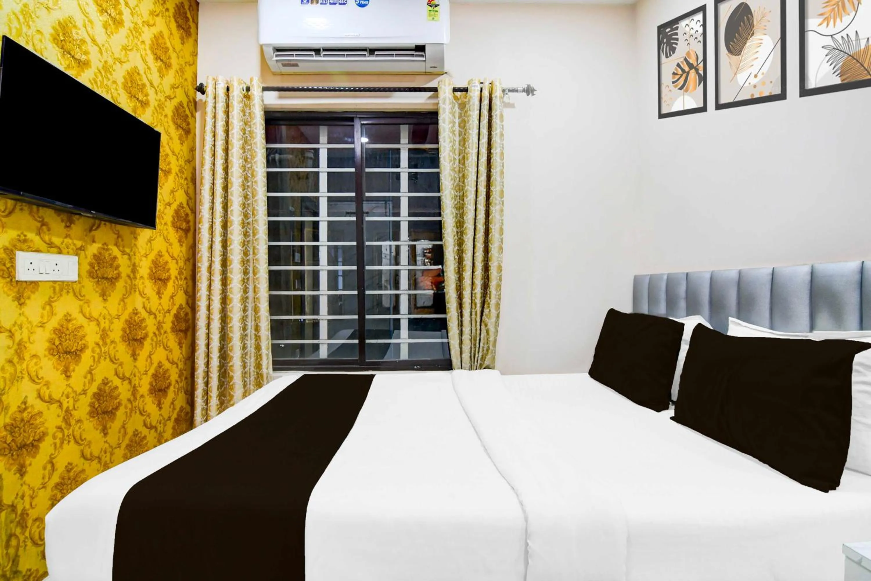 Bedroom, Bed in Collection O Marquis Street BK International