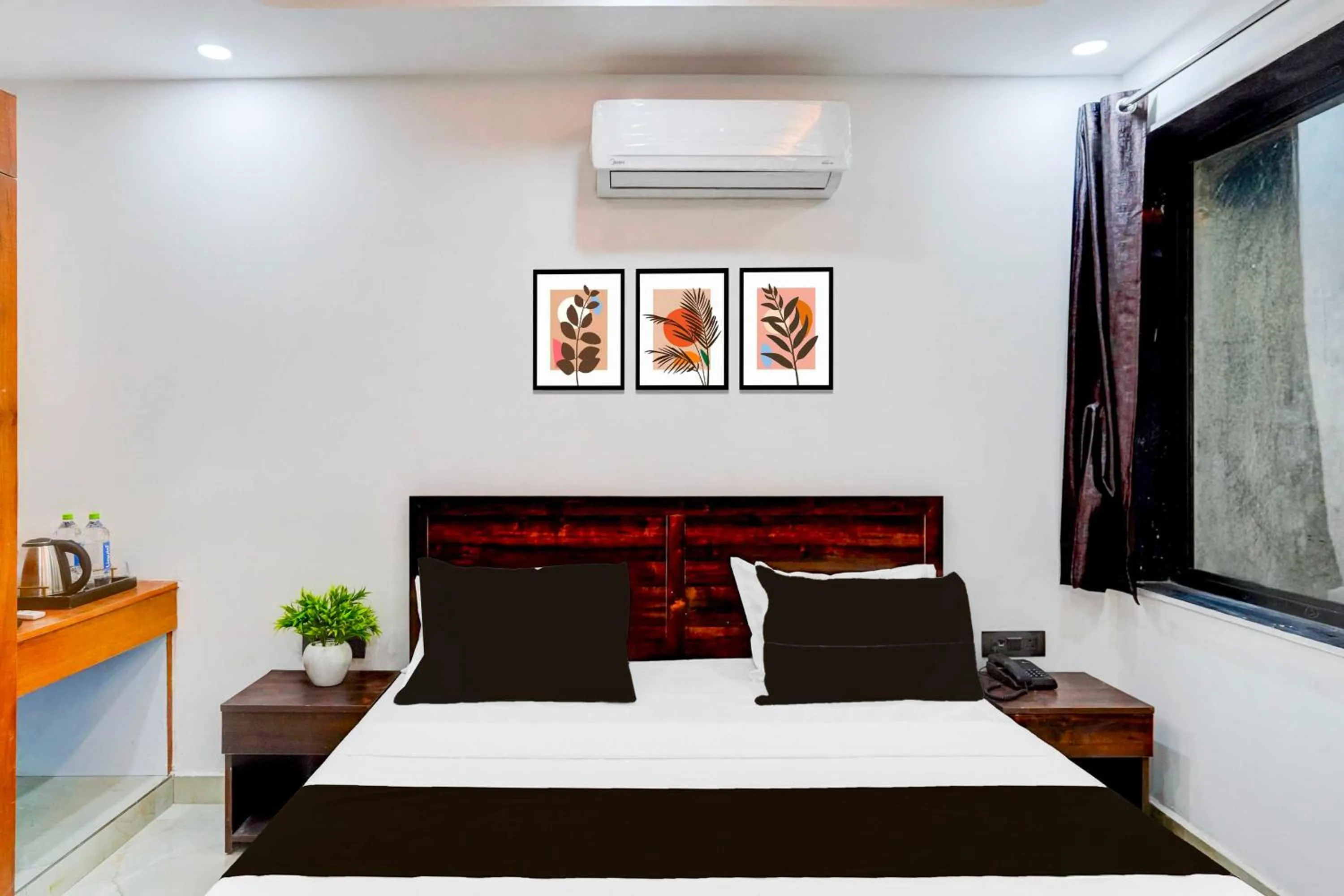 Collection O Sector 143B Noida