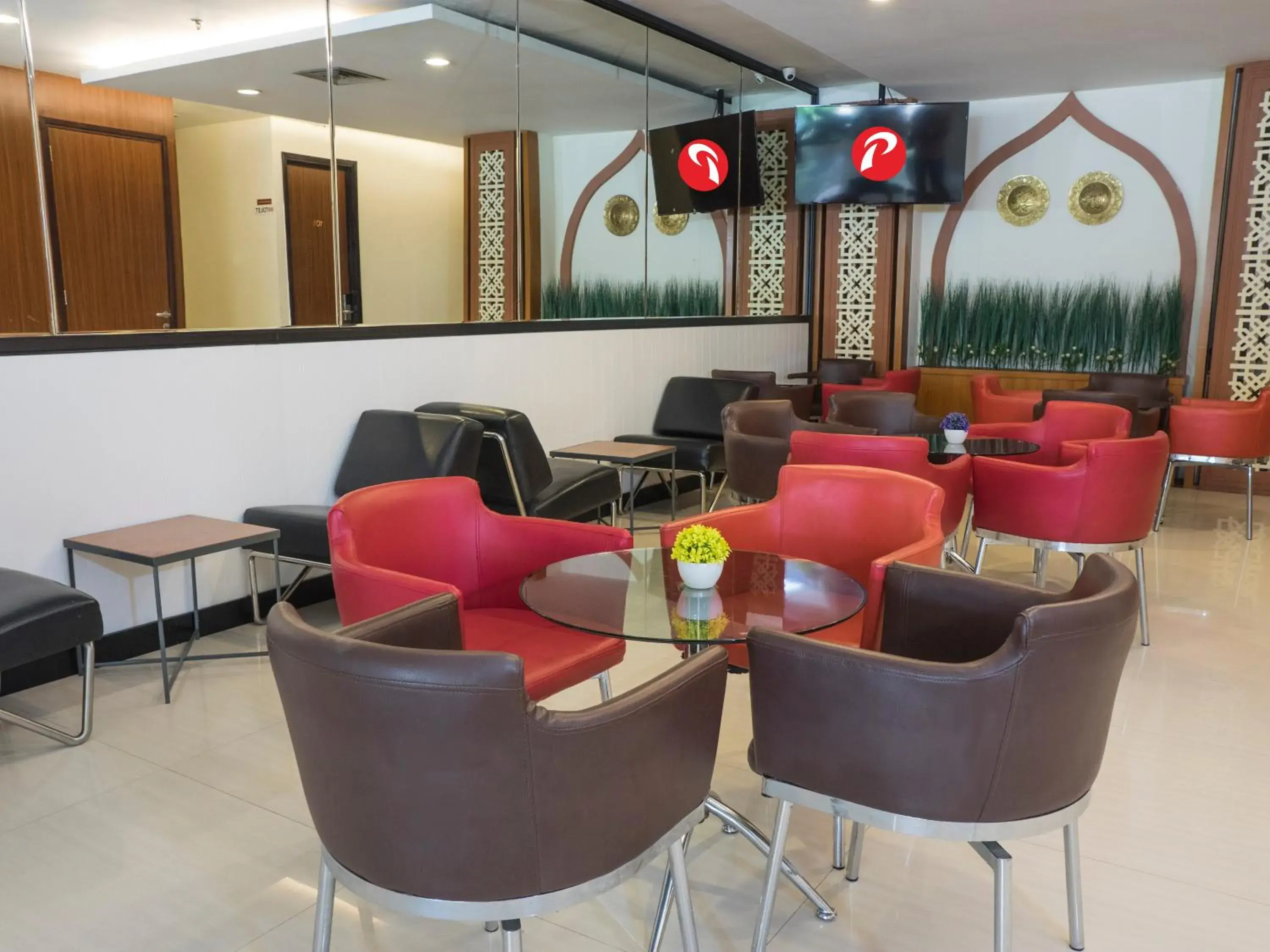 Restaurant/places to eat in d'primahotel Airport Jakarta 1 Restaurant/places to eat in d'primahotel Airport Jakarta 1