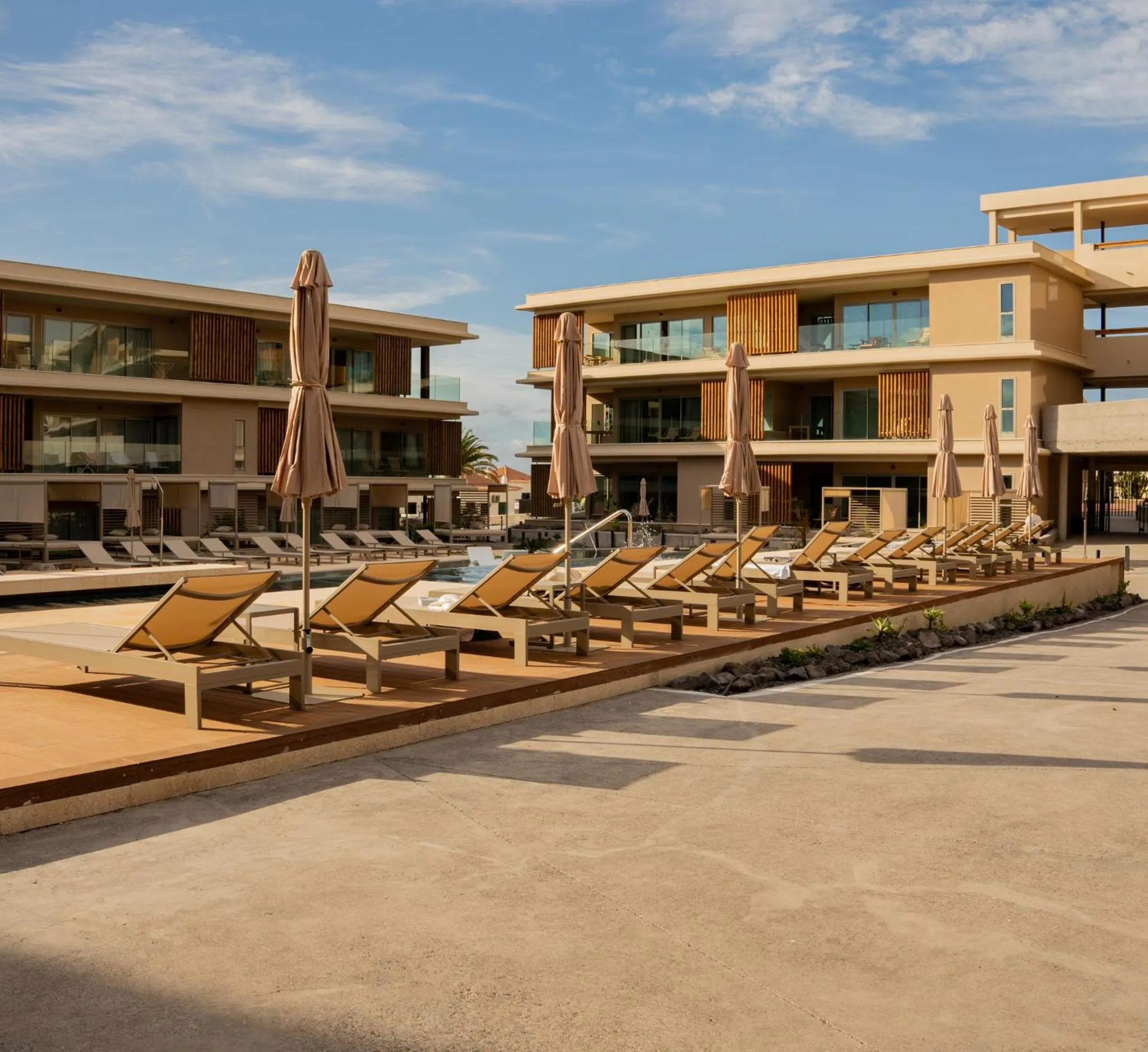 Swimming pool in Kora Tigot