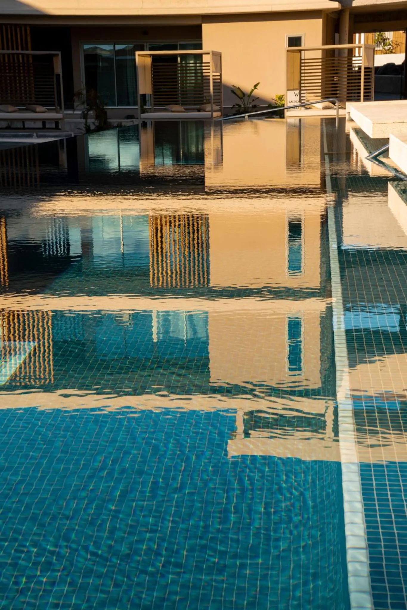 Swimming pool in Kora Tigot