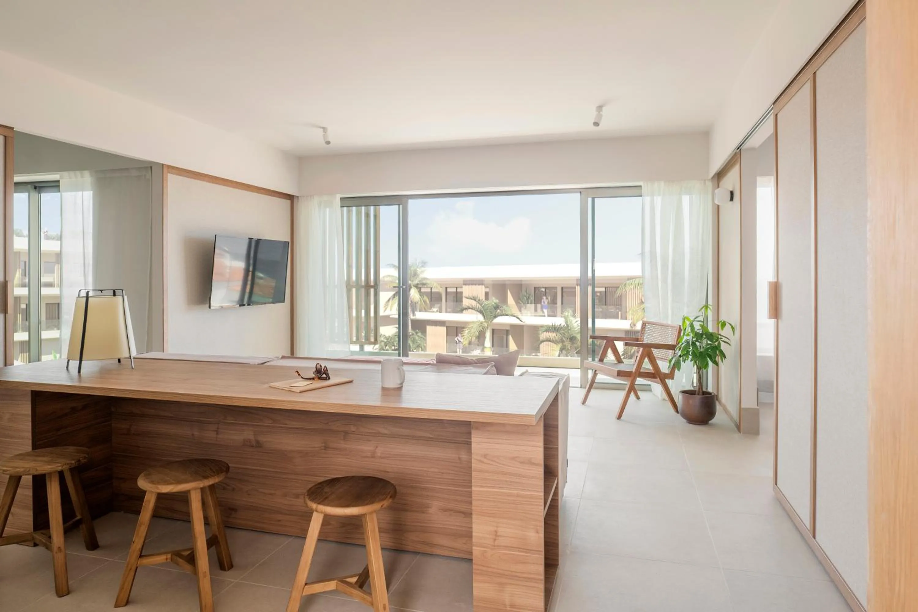 Dining area in Kora Tigot