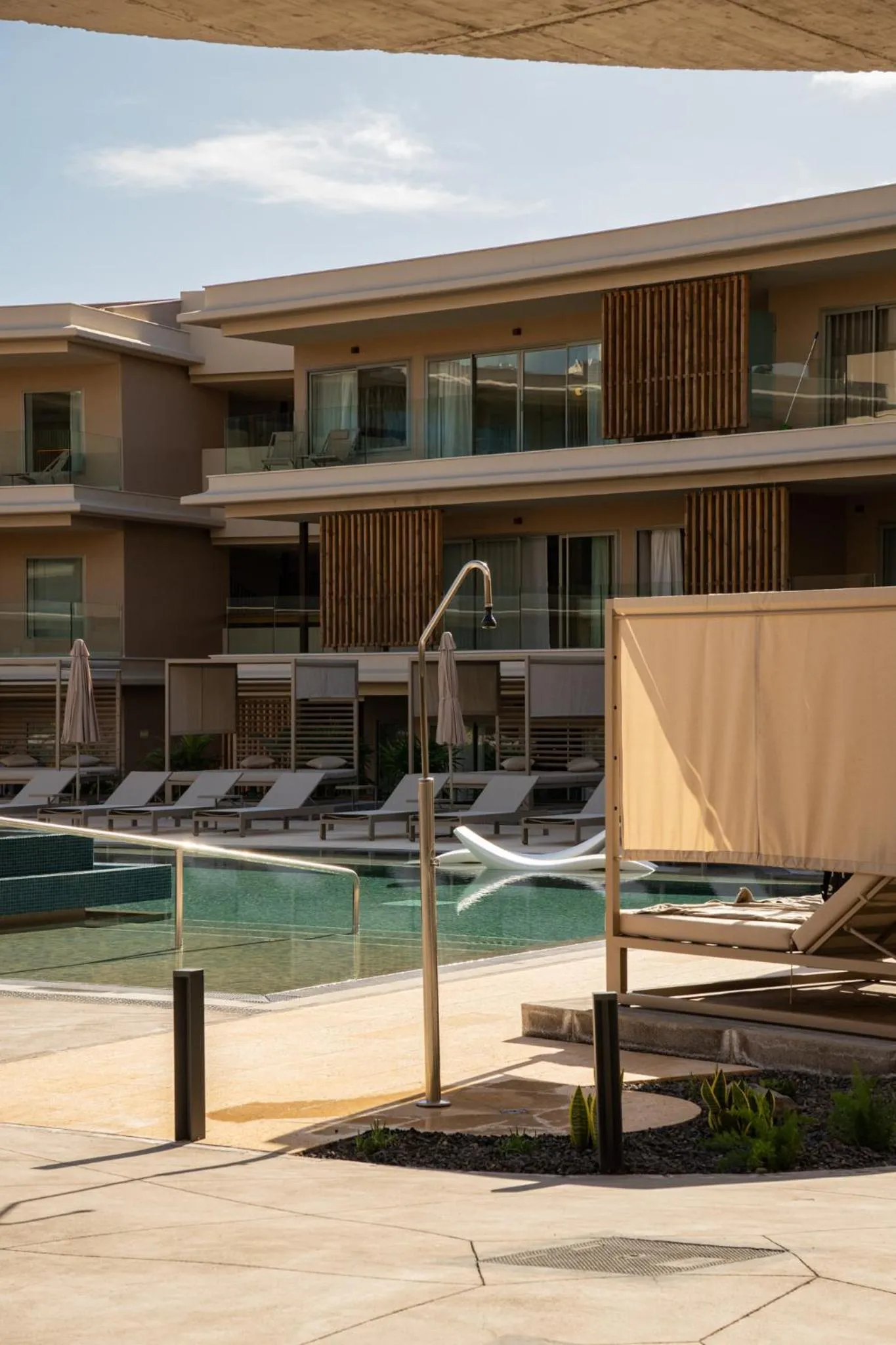 Swimming pool in Kora Tigot