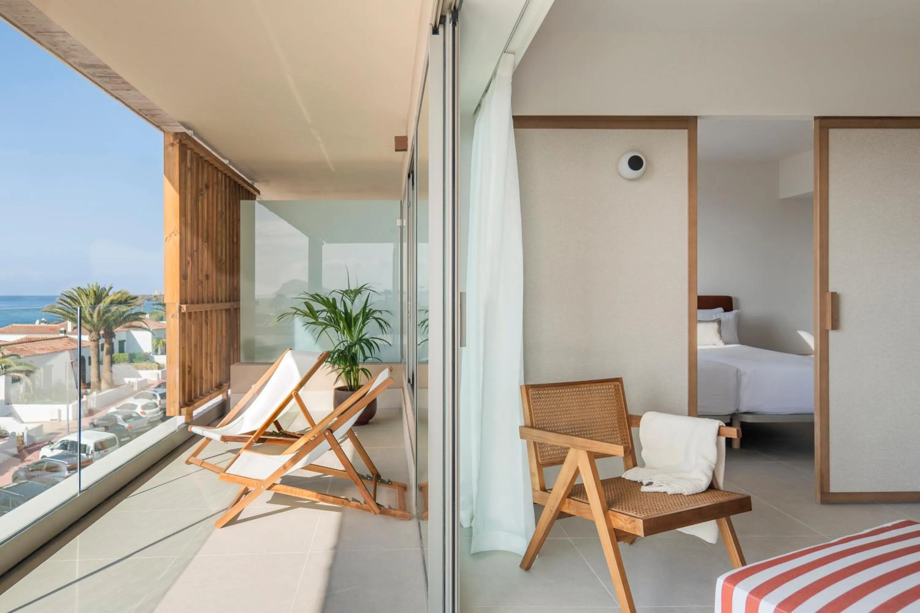 Balcony/Terrace, Bed in Kora Tigot