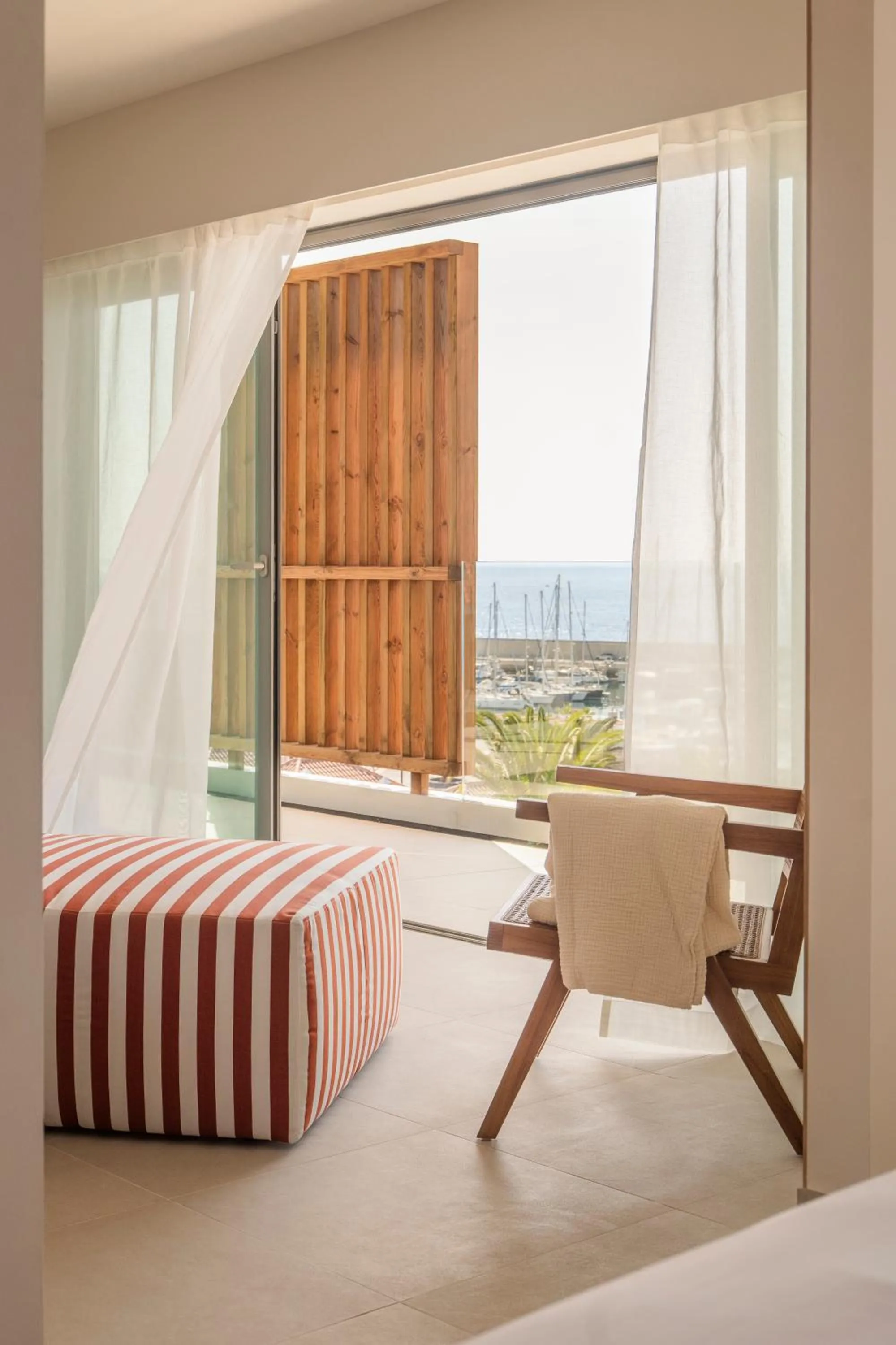 Balcony/Terrace, Bed in Kora Tigot
