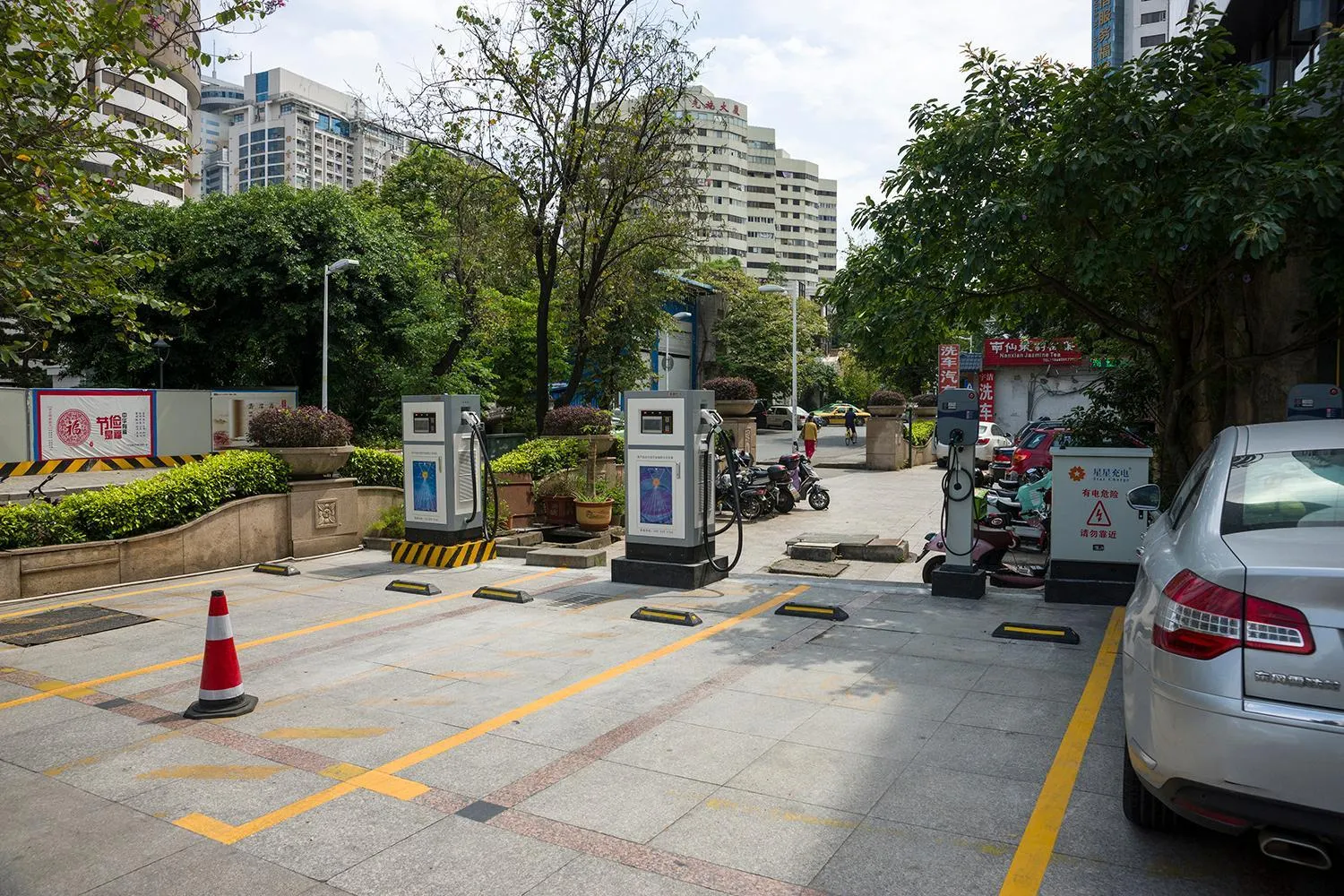 Parking in Sunshine Holiday Hotel Fuzhou