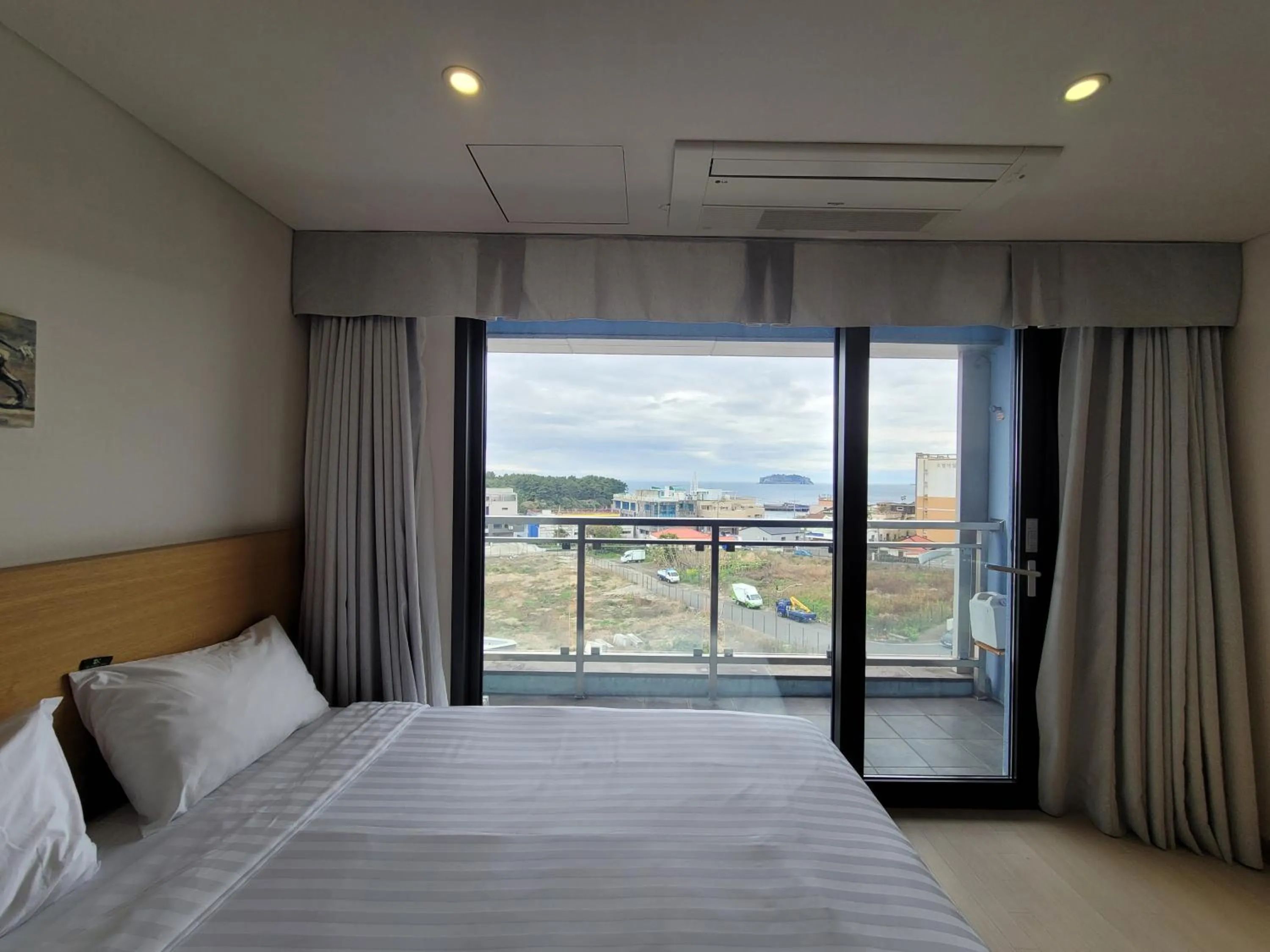 Sea view, Bed in BK Hotel Jeju