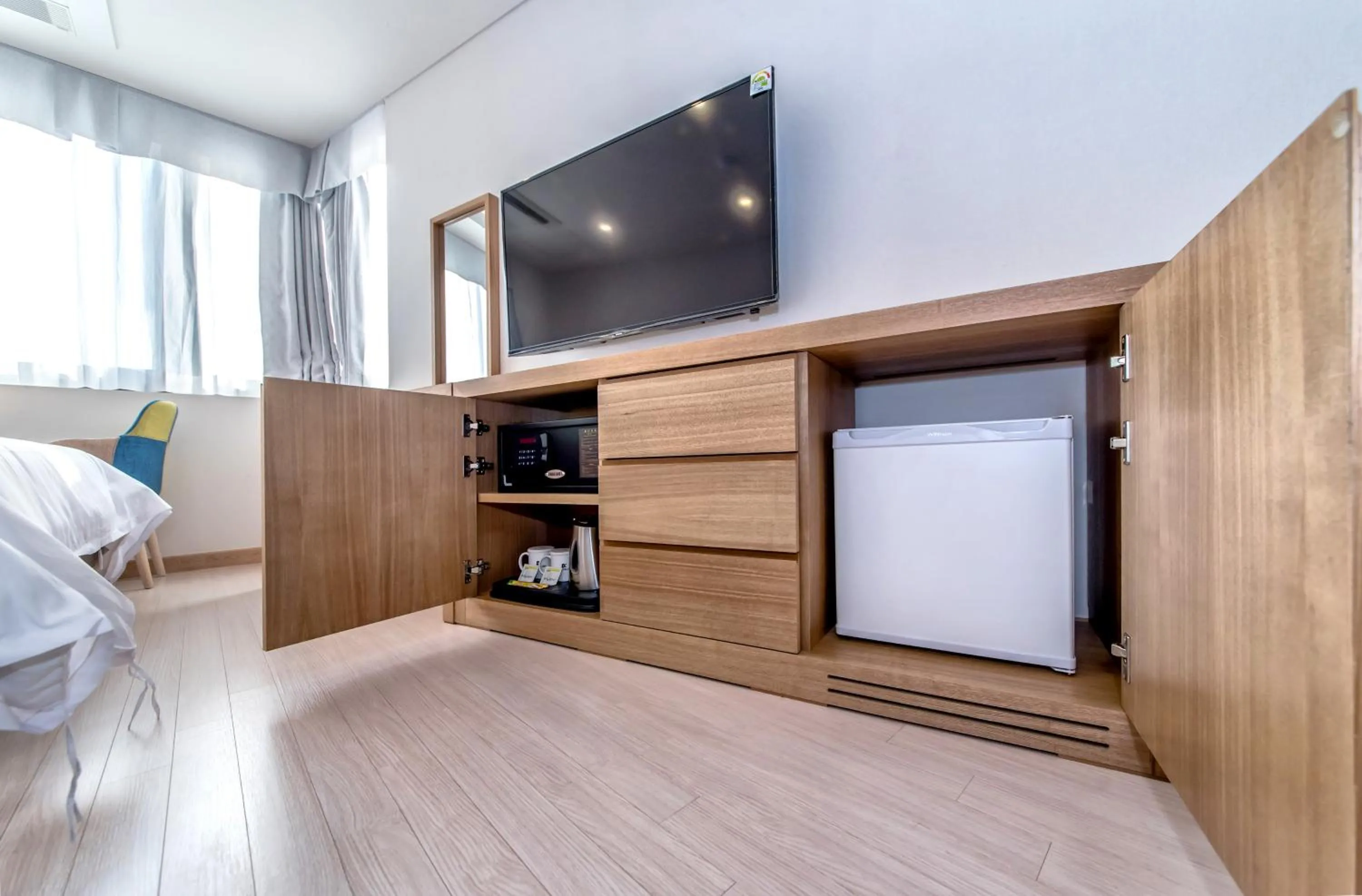 TV and multimedia, Bed in BK Hotel Jeju