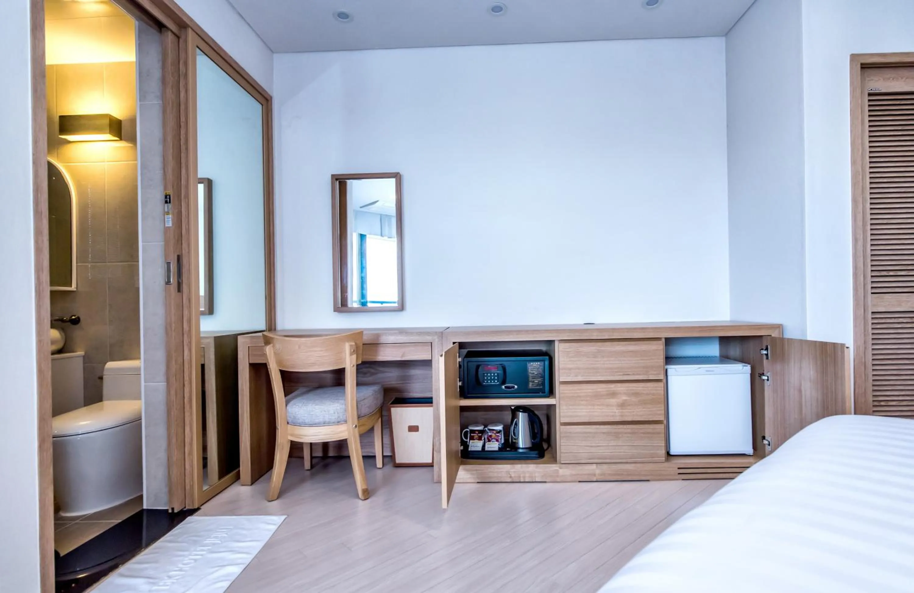 hair dresser, Bed in BK Hotel Jeju