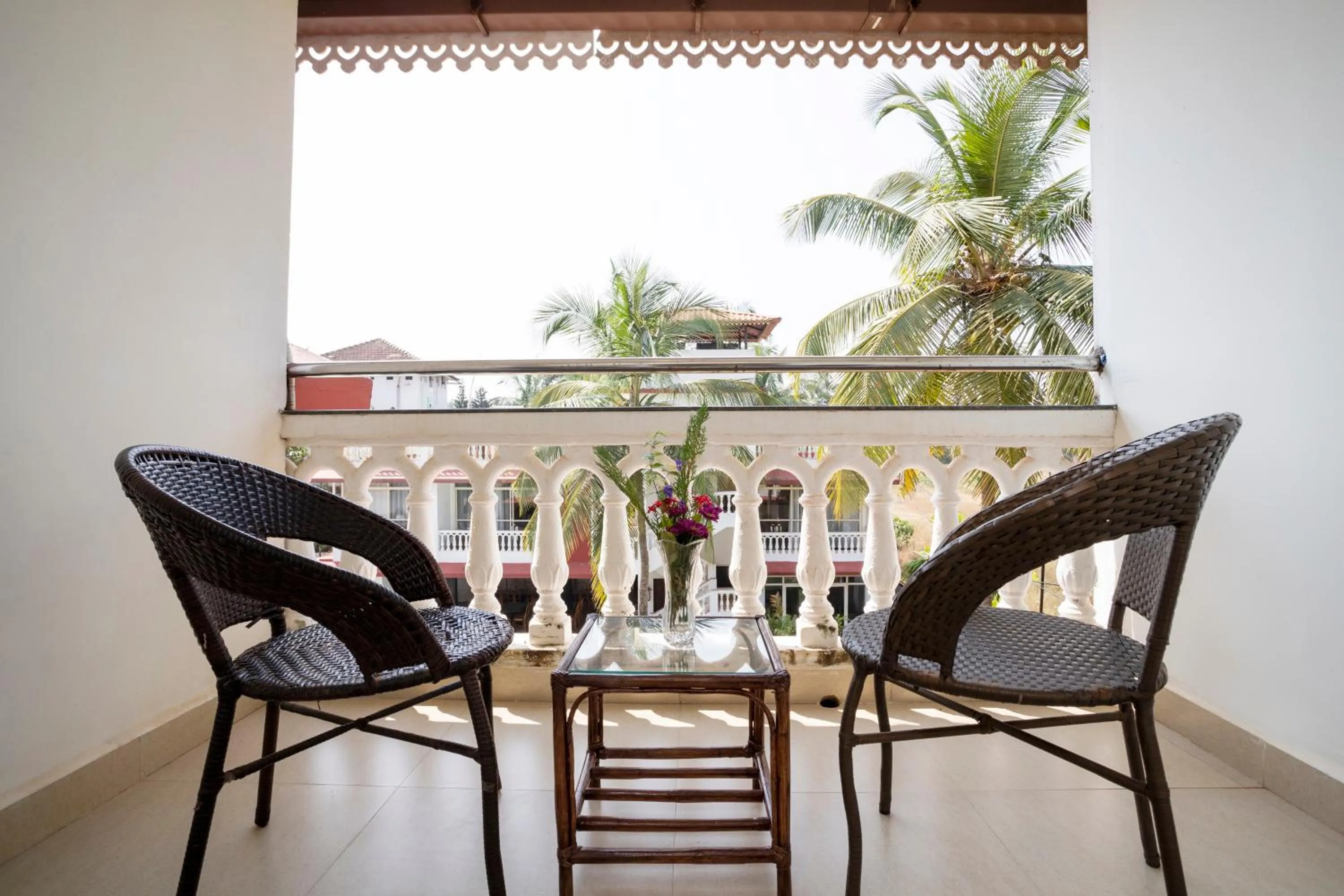 Balcony/Terrace in La Vaiencia Beach Resort, Morjim