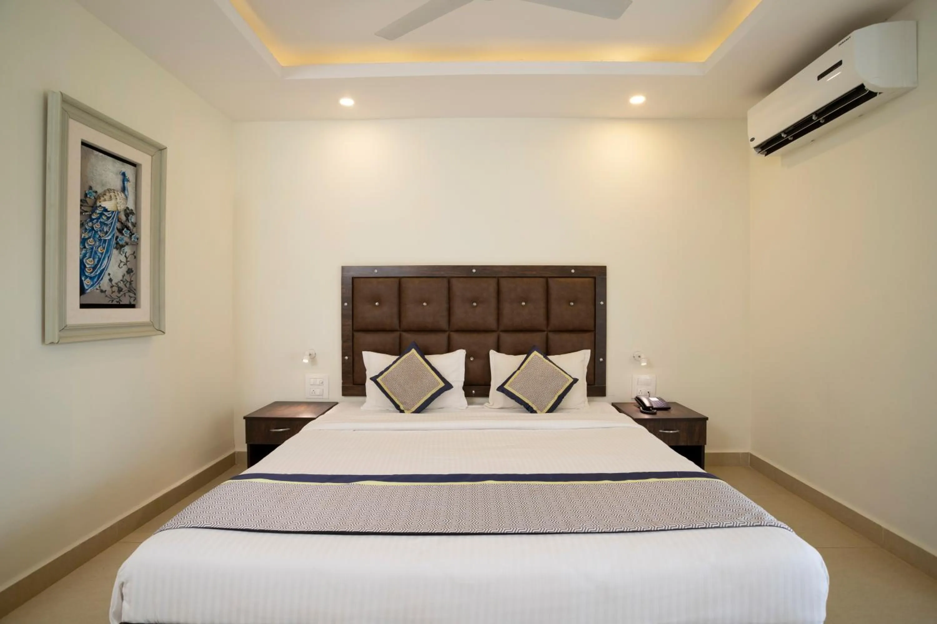 Bed in La Vaiencia Beach Resort, Morjim