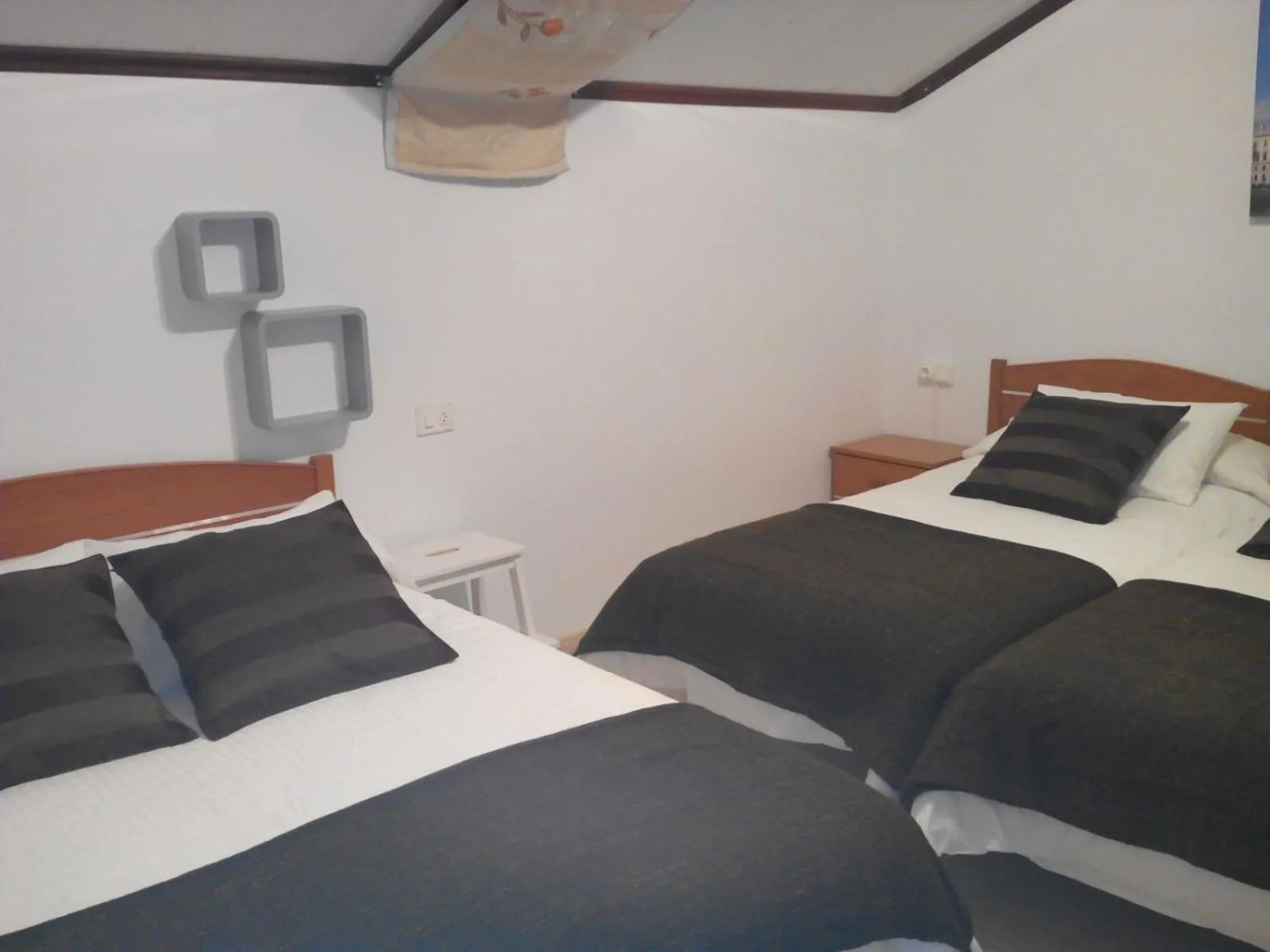 Family Room with Shared Bathroom in Hostal Meson do Loyo