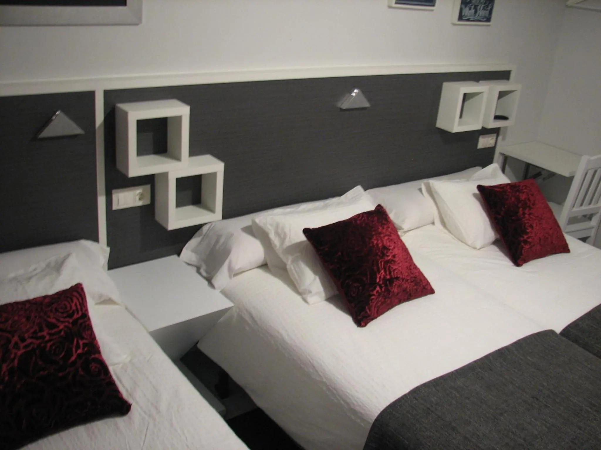 Triple Room with Private Bathroom in Hostal Meson do Loyo