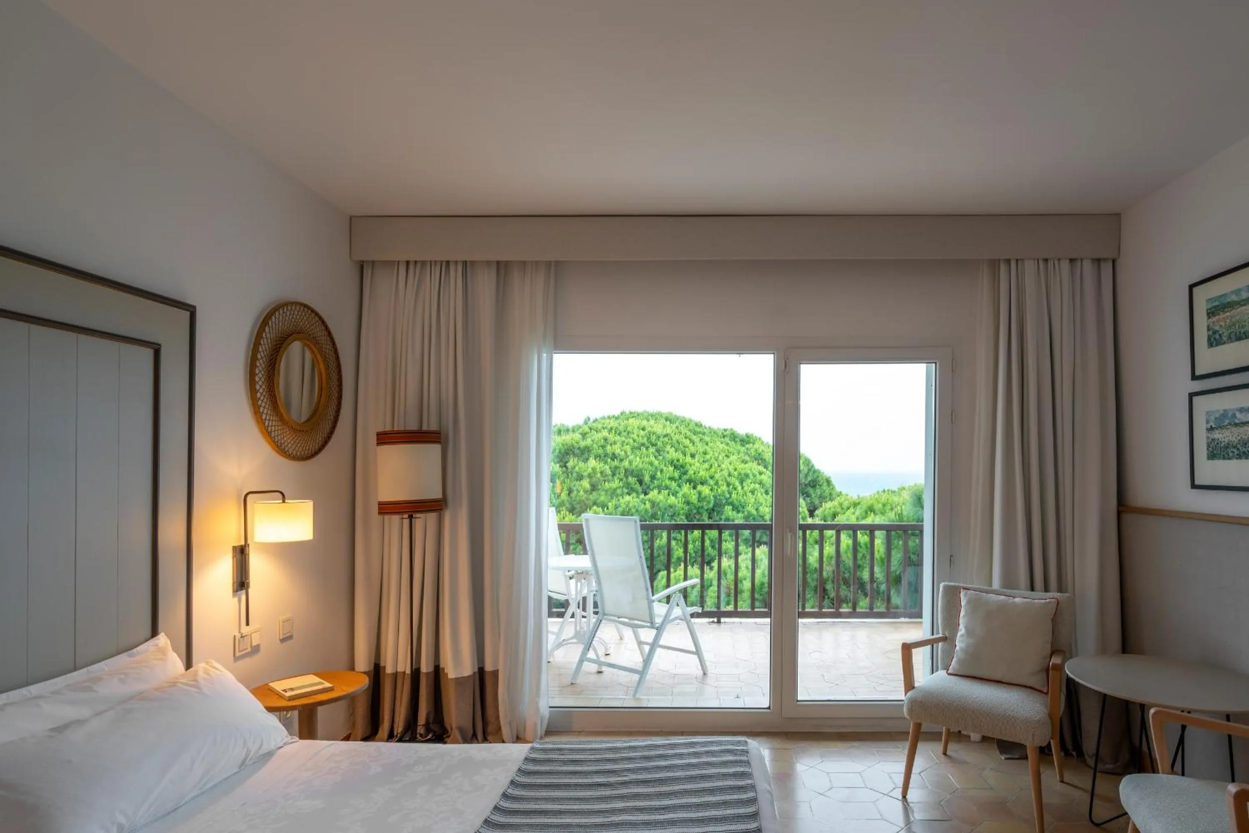 Garden view, Bed in Parador de Mazagón