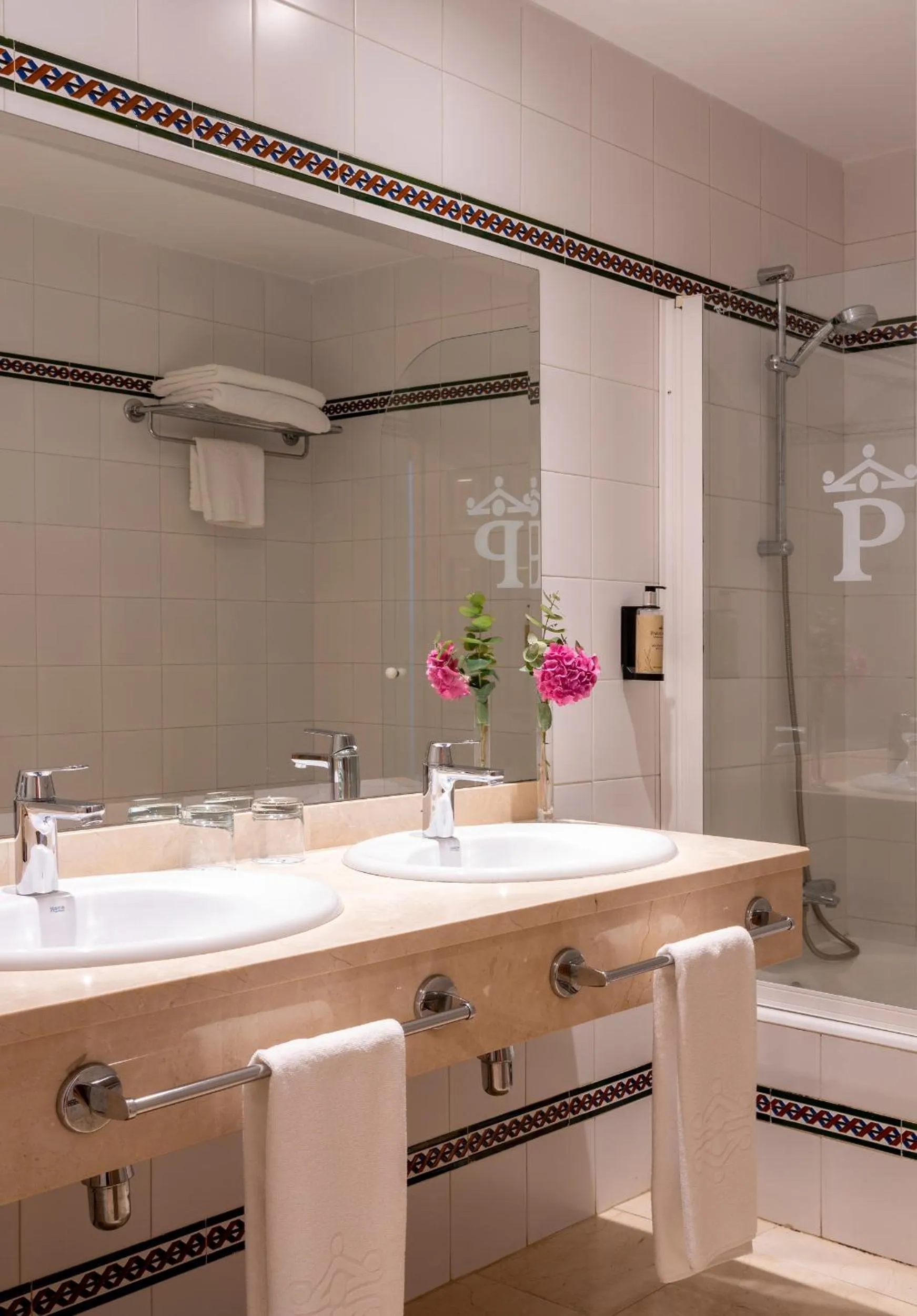 Bathroom in Parador de Mazagón