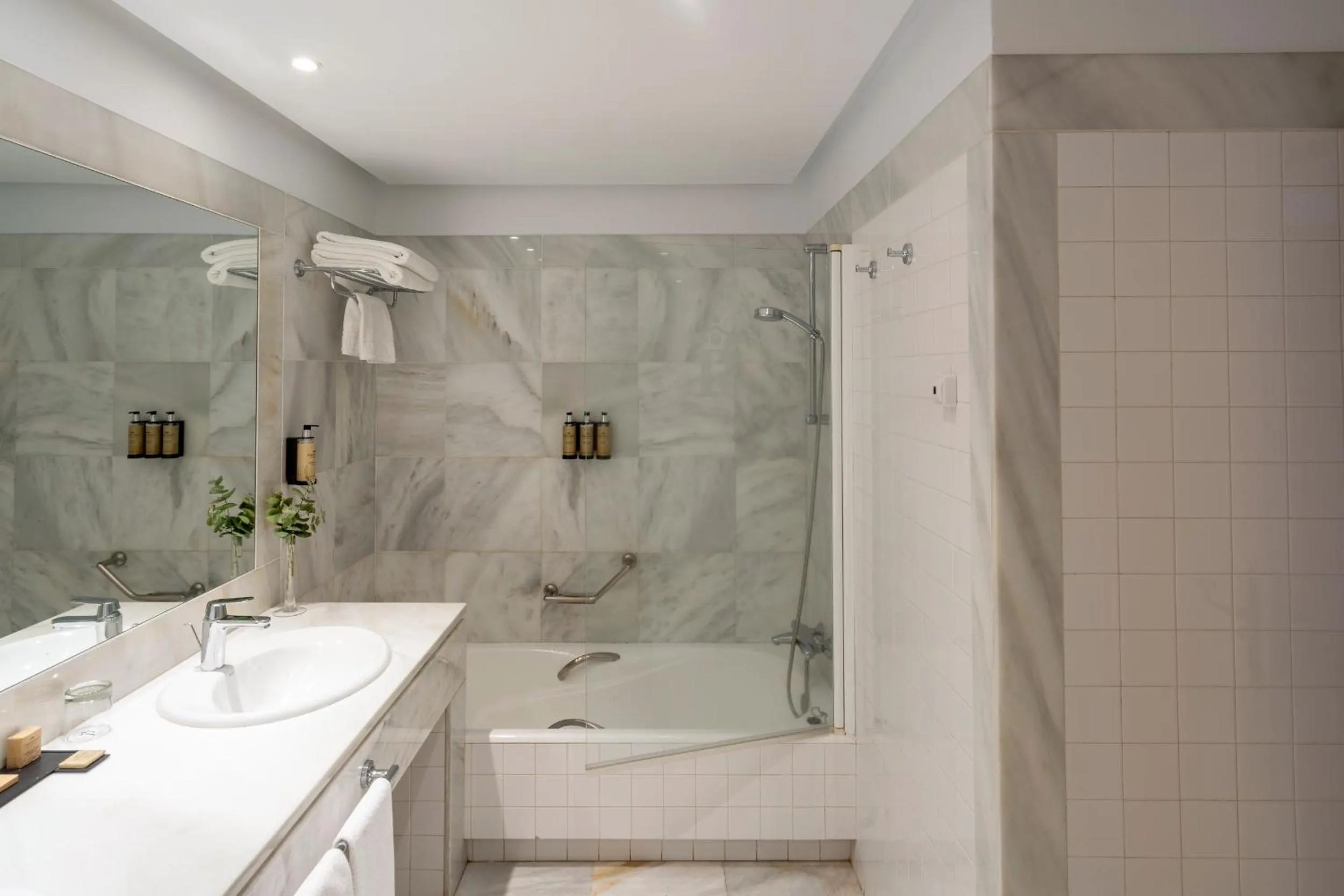 Bathroom in Parador de Mazagón