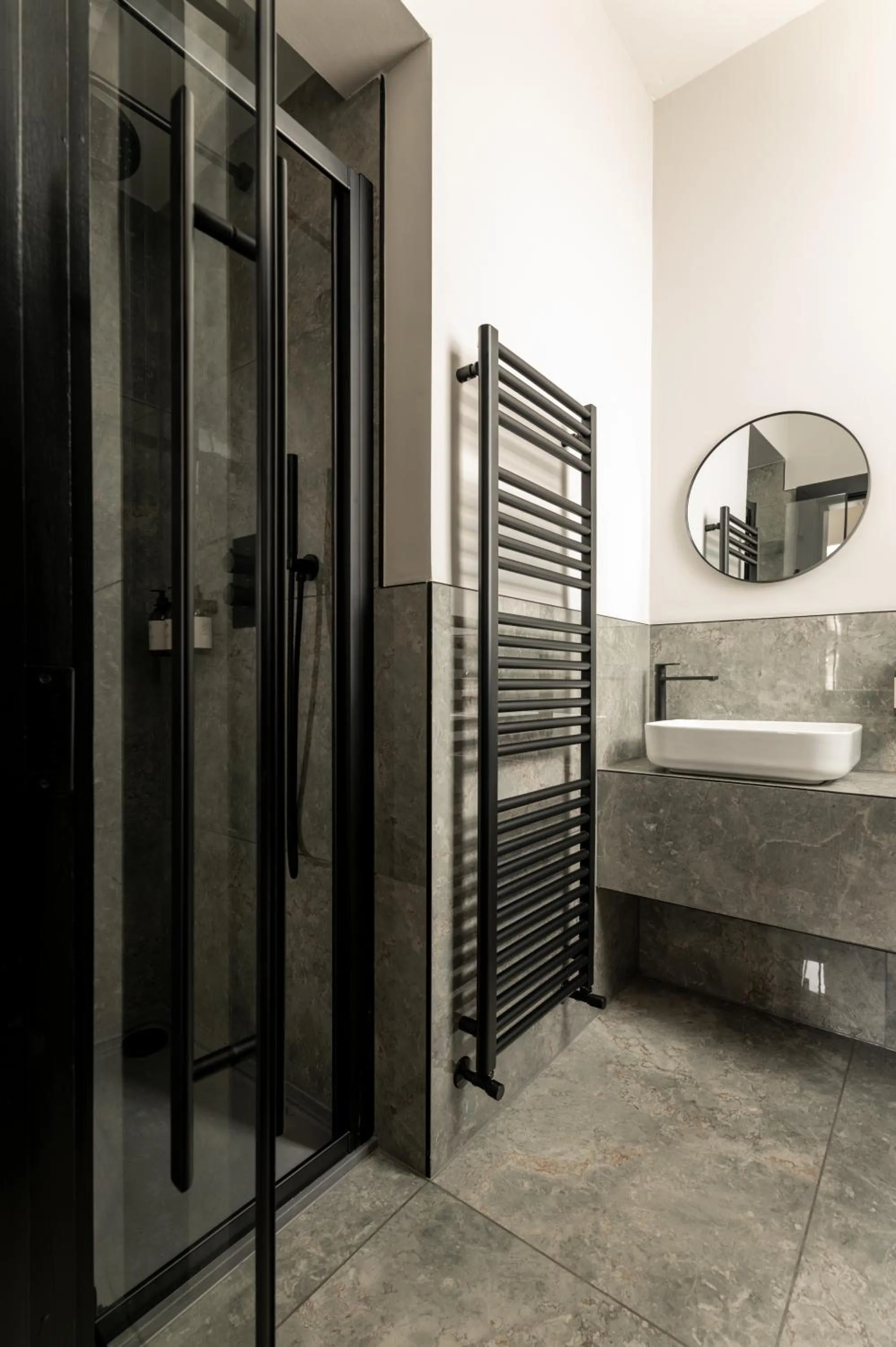Shower in Moment Blythswood St