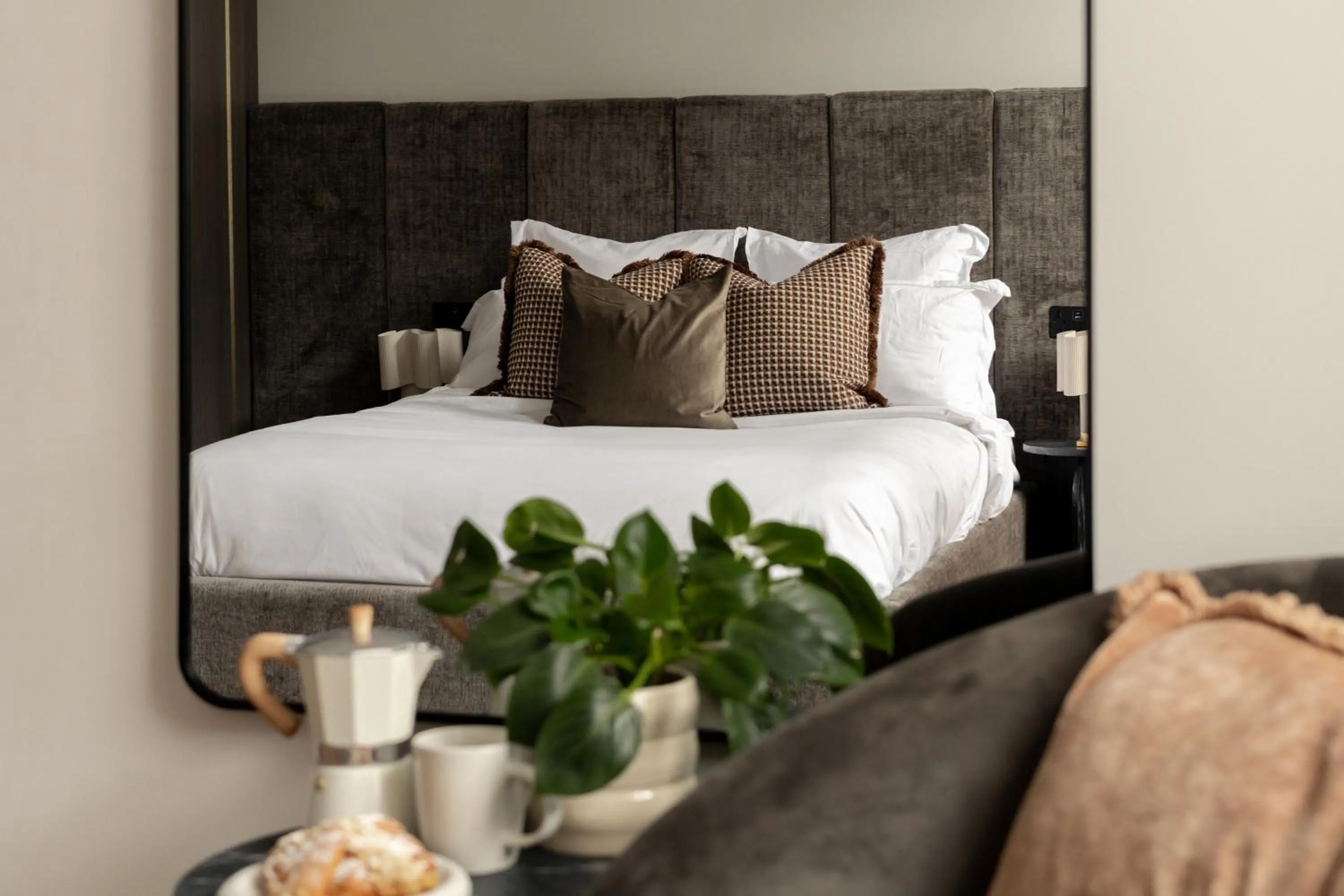 Bedroom, Bed in Moment Blythswood St