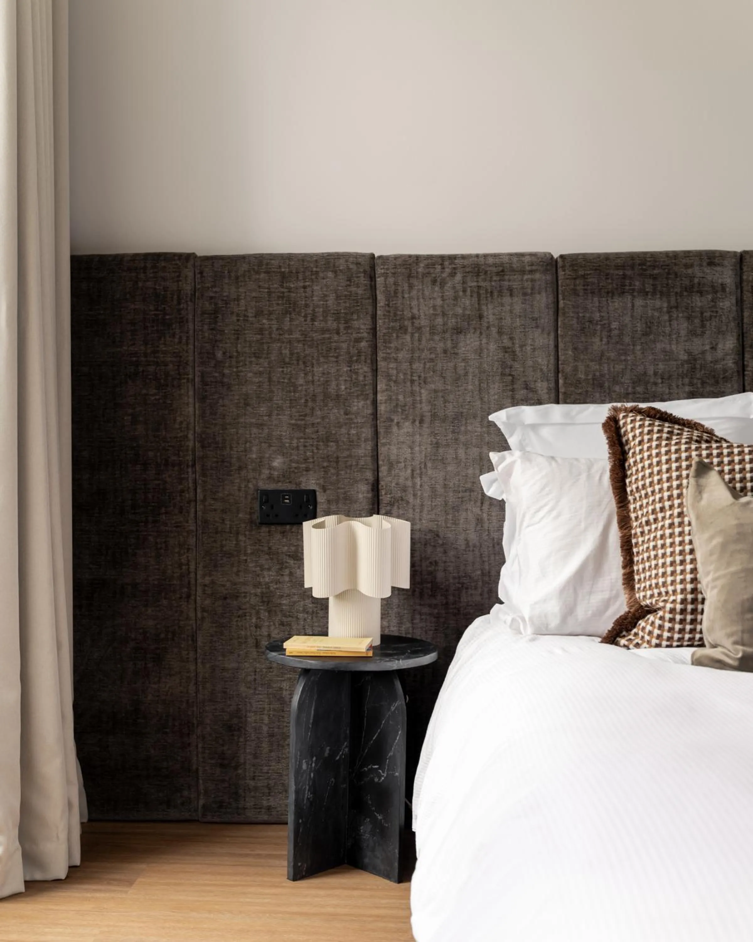 Bedroom, Bed in Moment Blythswood St