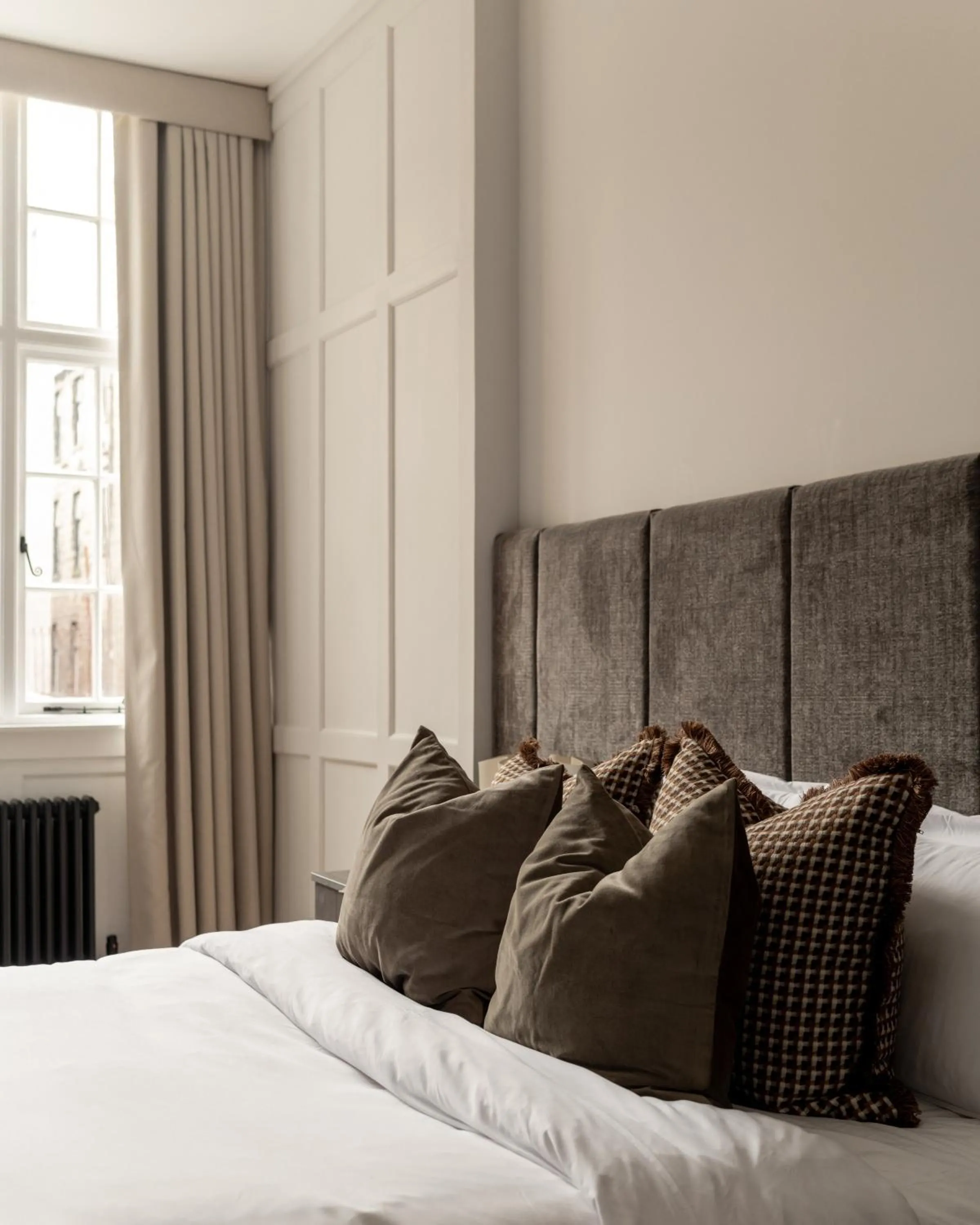 Bedroom, Bed in Moment Blythswood St