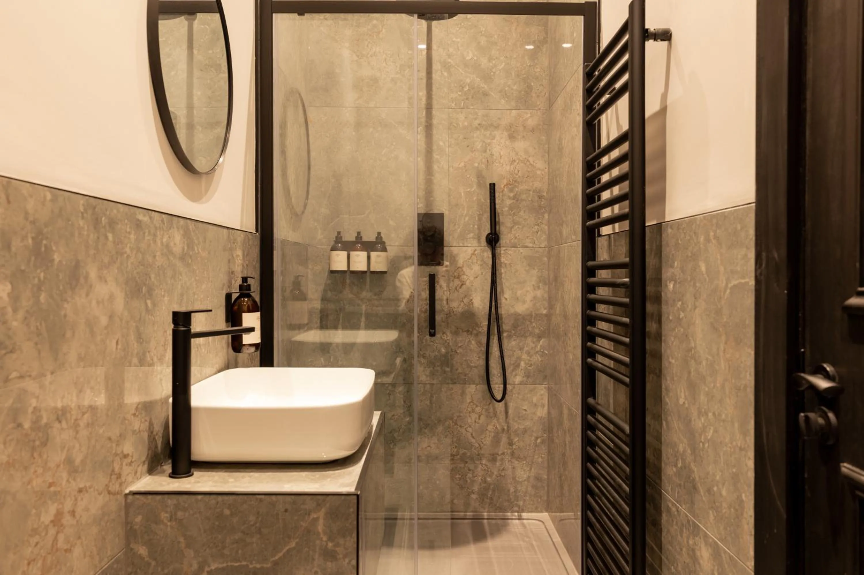 Shower in Moment Blythswood St