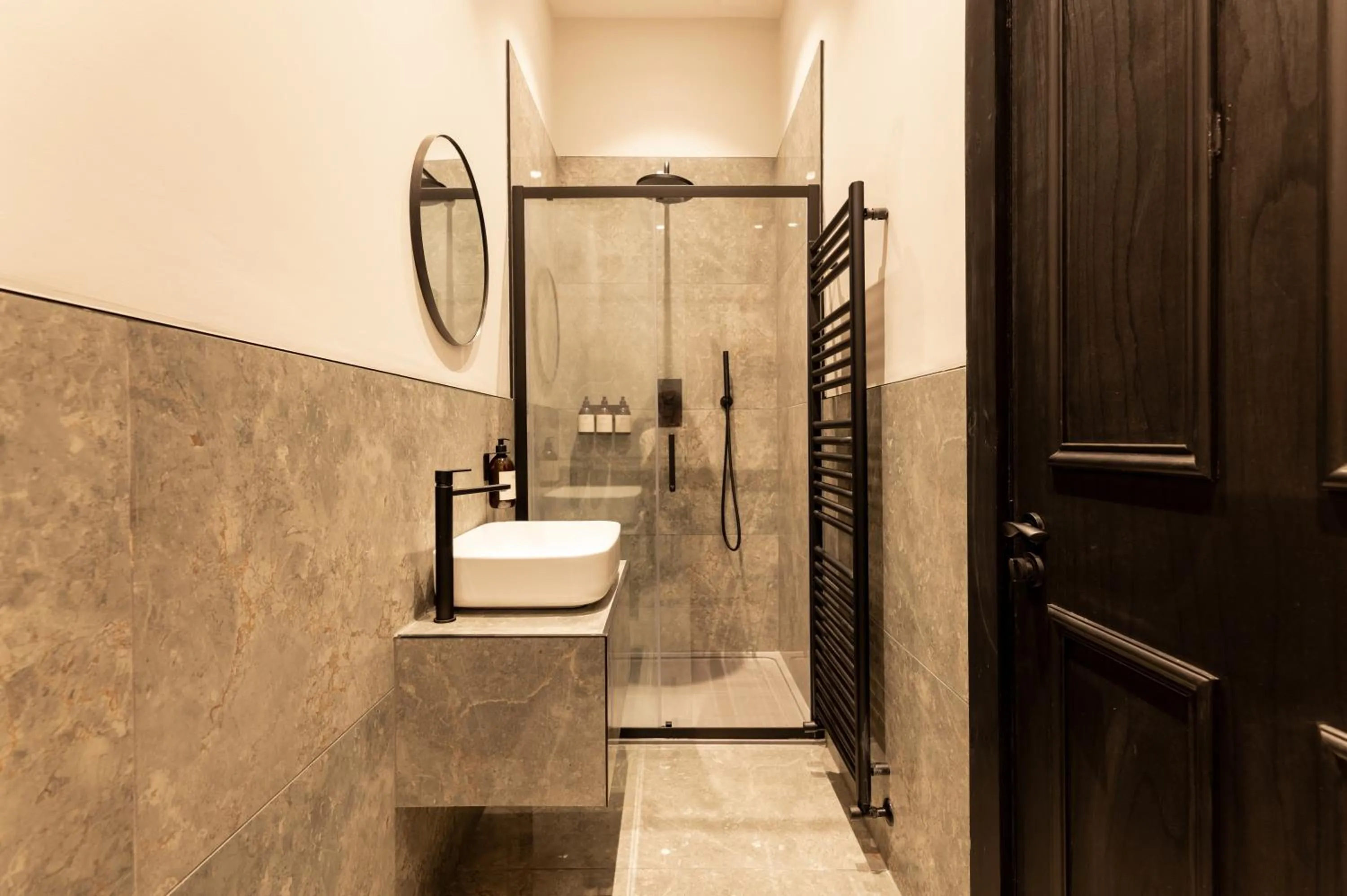 Shower in Moment Blythswood St