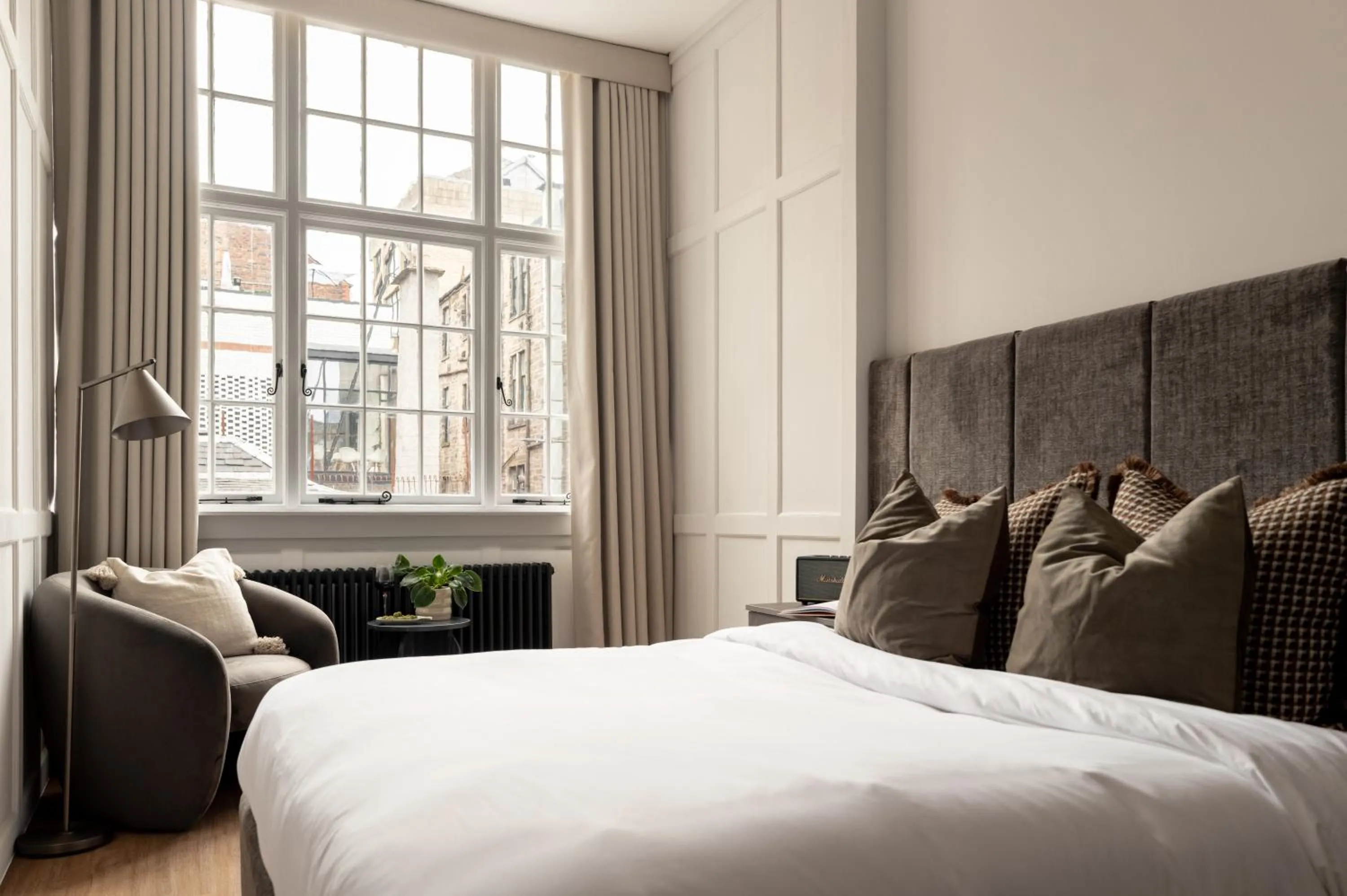 Bedroom, Bed in Moment Blythswood St