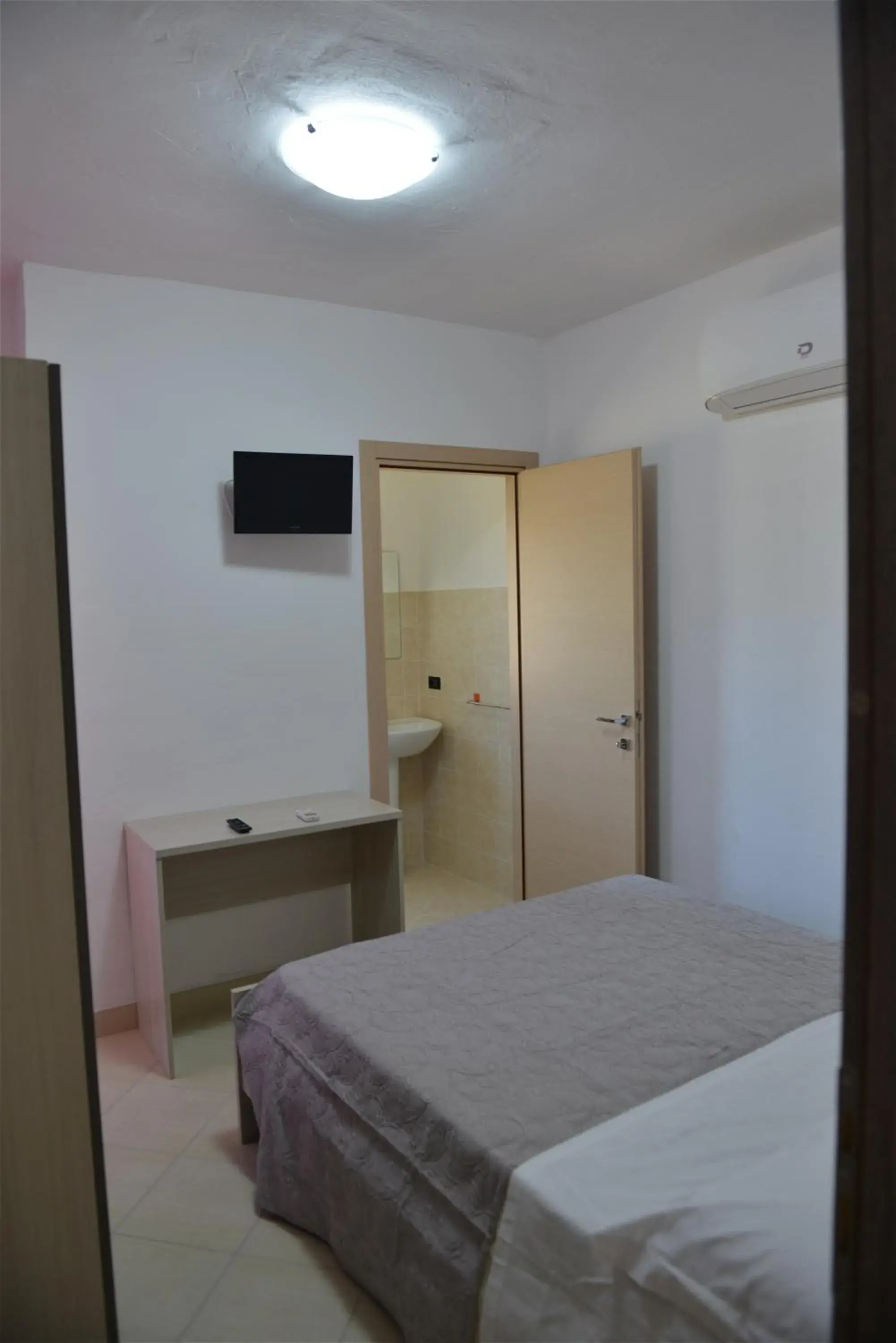 Deluxe Room - single occupancy in B&Birs Deluxe Room - single occupancy in B&Birs