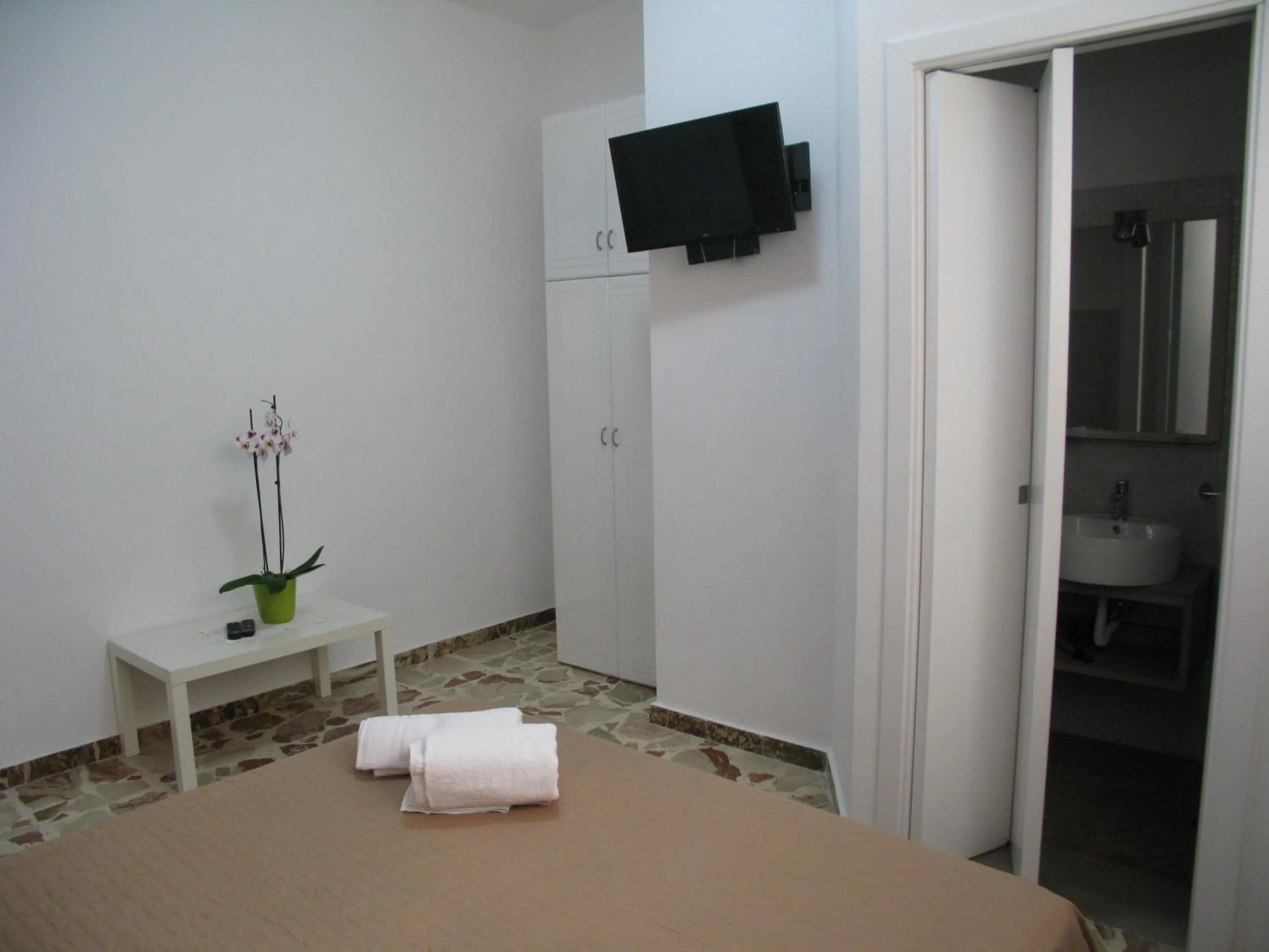 Double or Twin Room with Private Bathroom in La Casa Dei Nonni