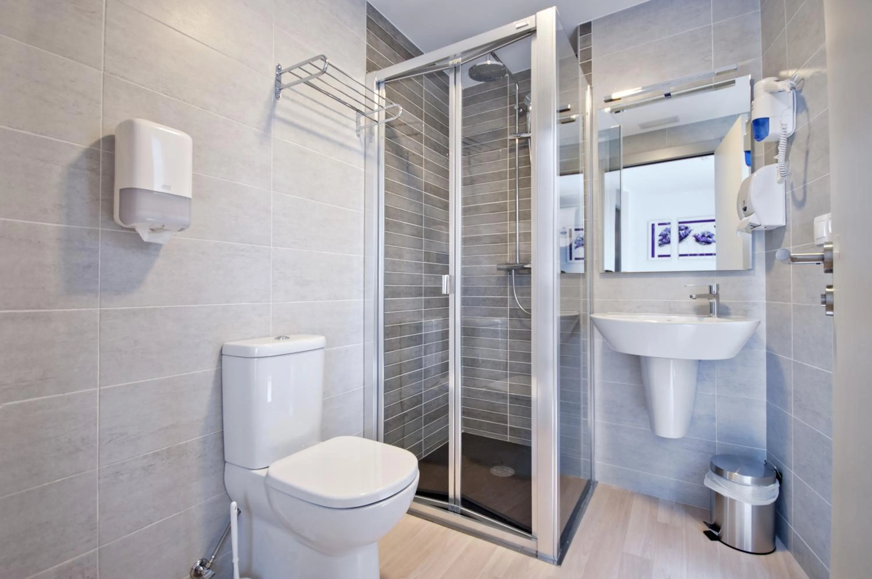 Bathroom in Hotel Ferramenteiro de Portomarin