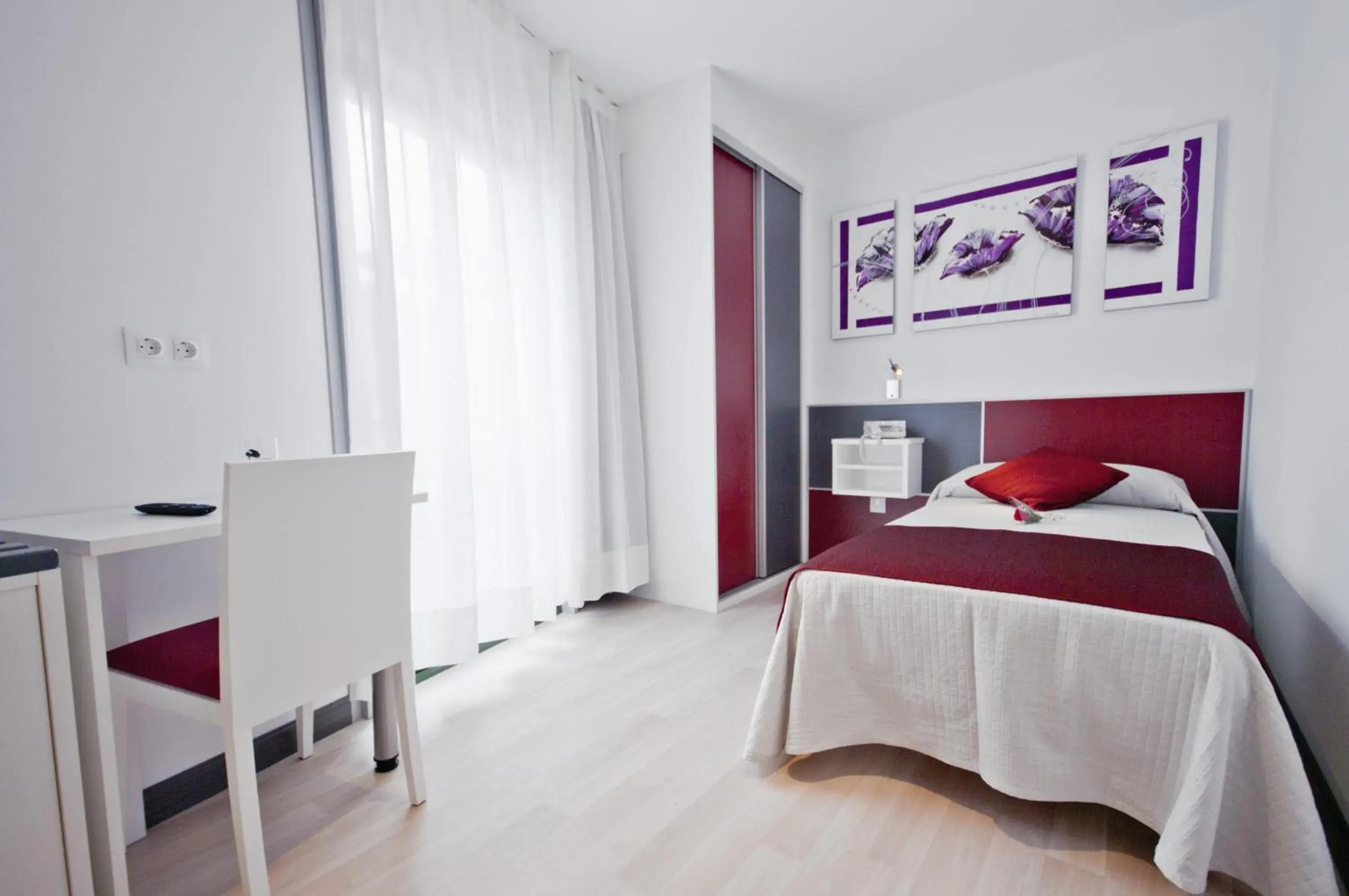 Single Room in Hotel Ferramenteiro de Portomarin Single Room in Hotel Ferramenteiro de Portomarin