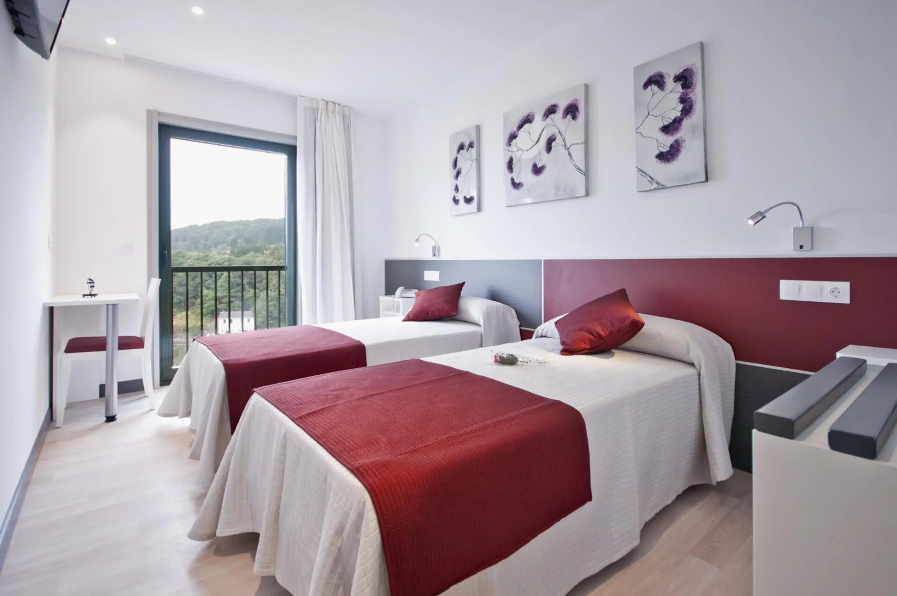 Twin Room - single occupancy in Hotel Ferramenteiro de Portomarin Twin Room - single occupancy in Hotel Ferramenteiro de Portomarin