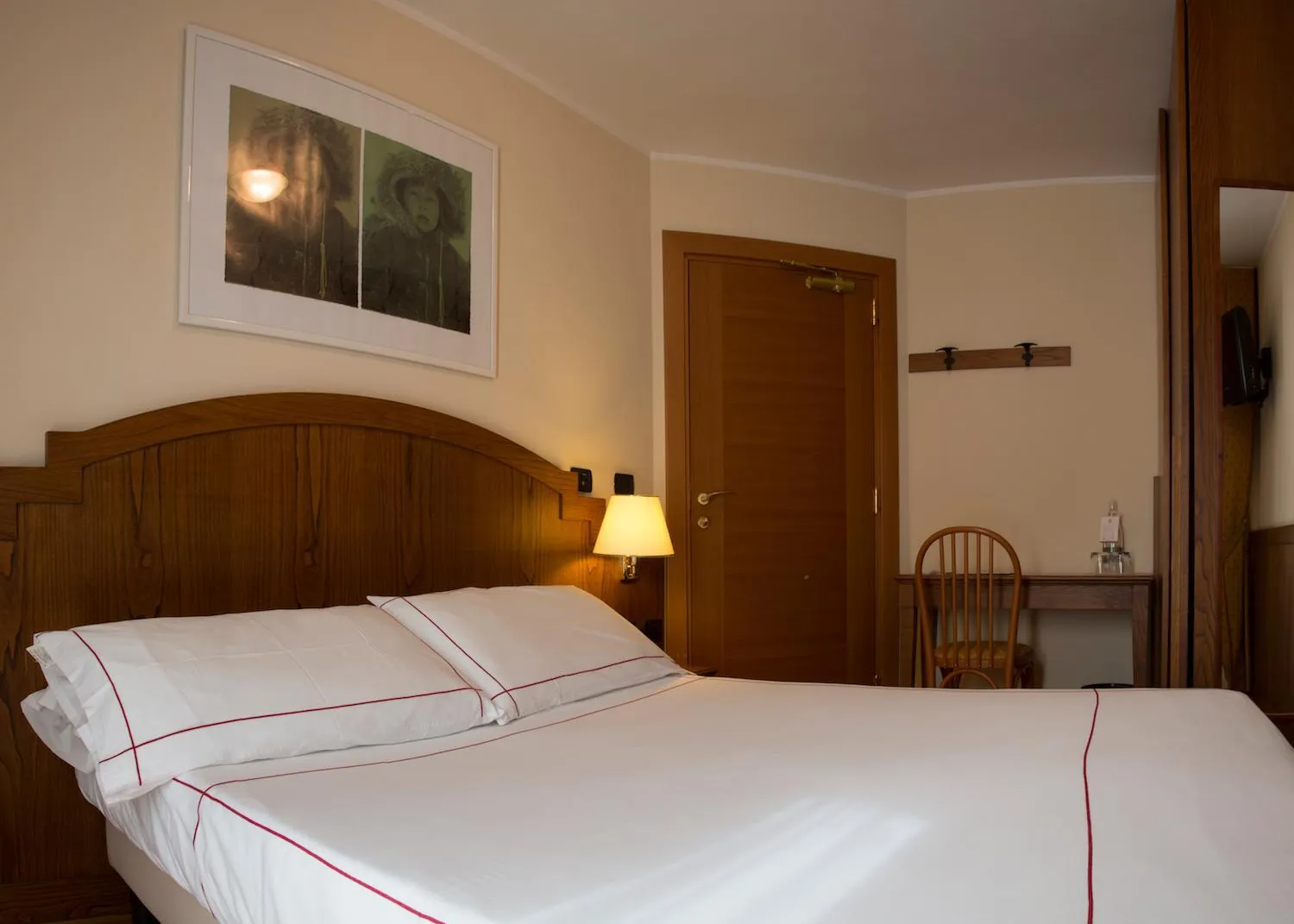 Bed in Cresta Et Duc Hotel