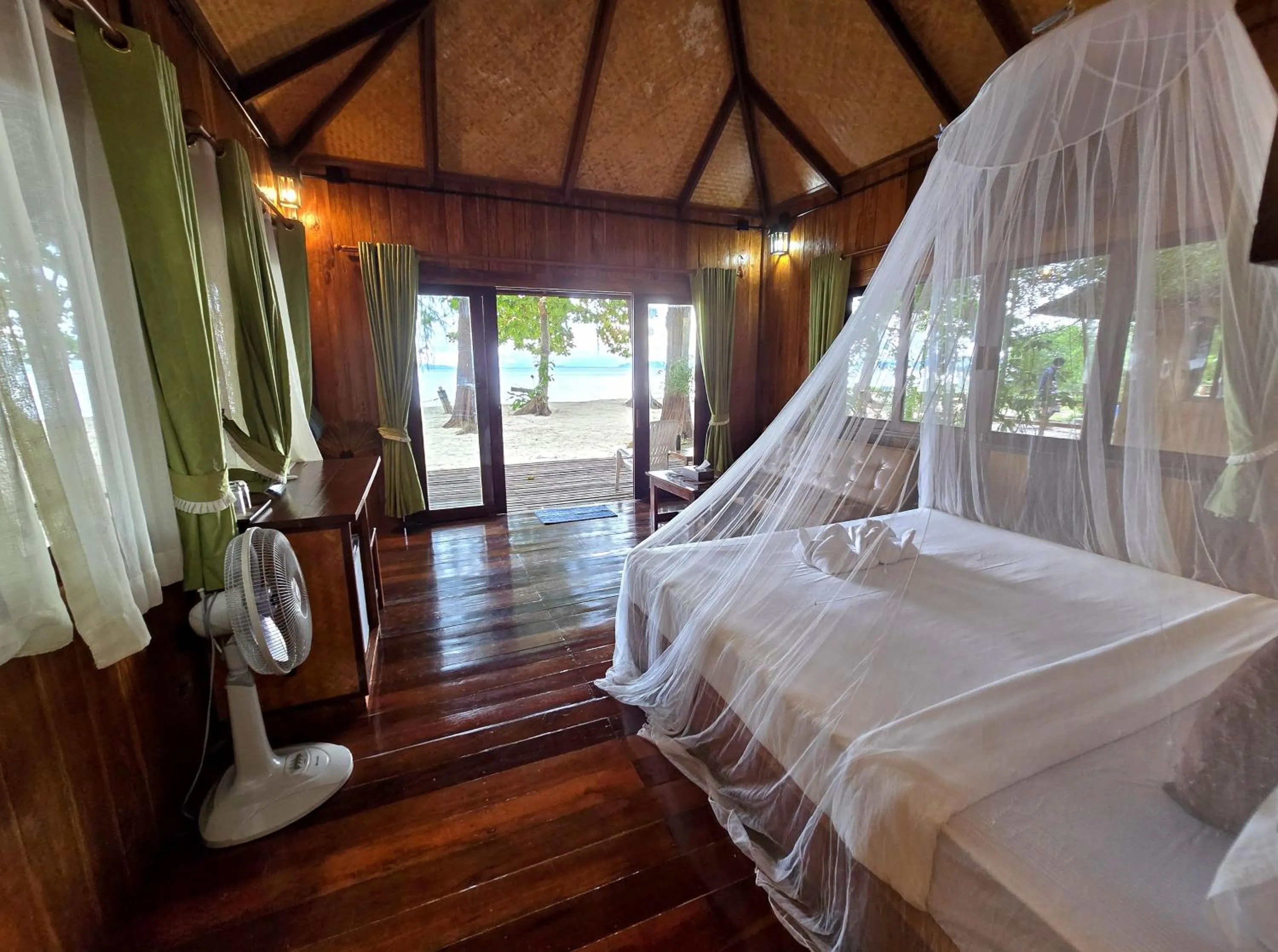 Bed in Kradan Beach Resort