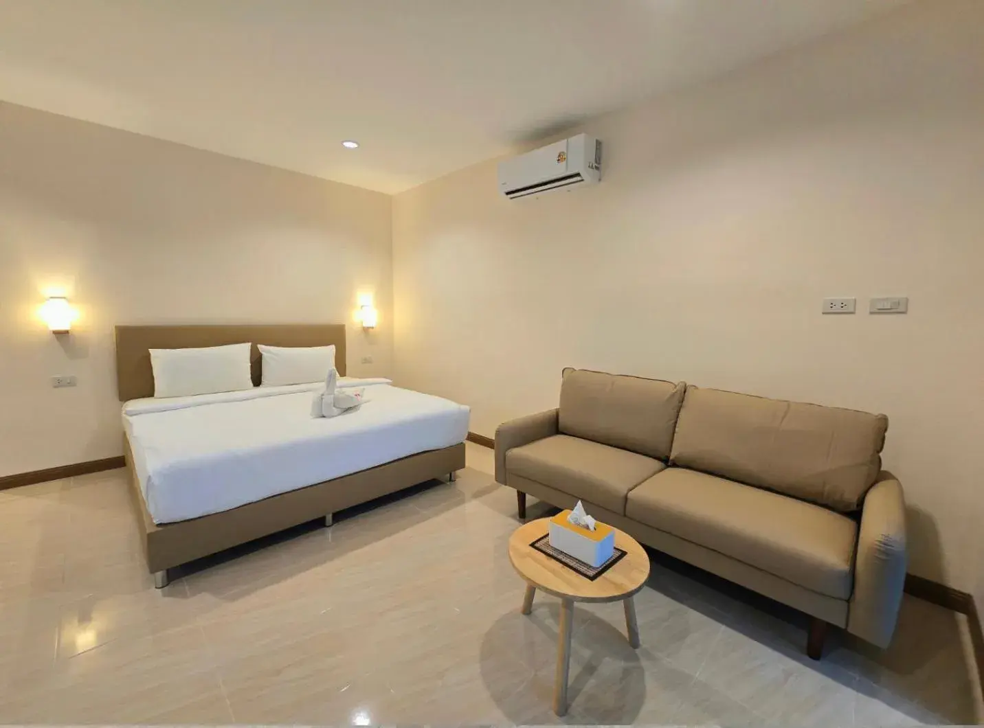 Deluxe Bungalow with Garden View in Kradan Beach Resort Deluxe Bungalow with Garden View in Kradan Beach Resort