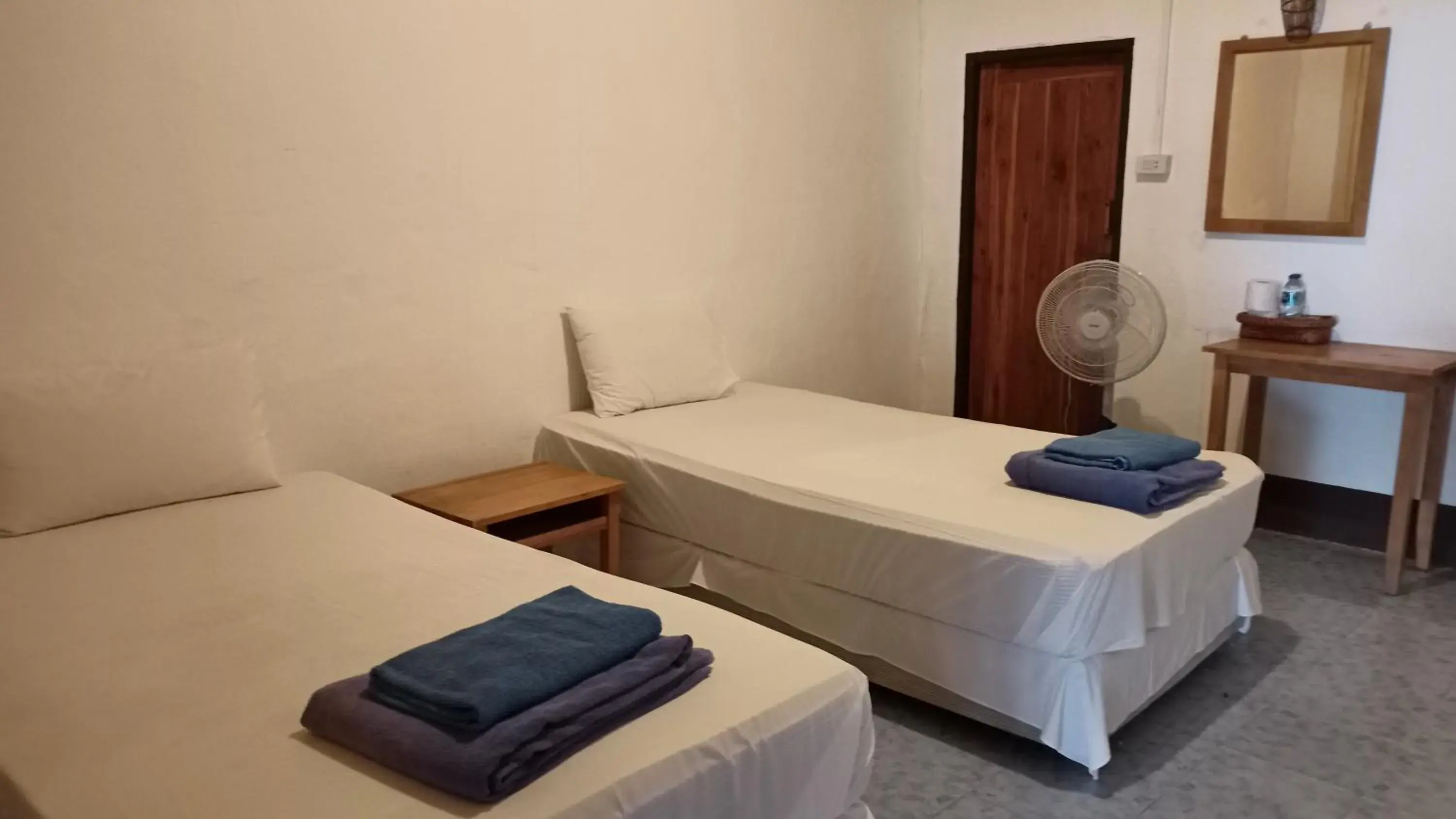 Budget Twin - Fan Room in Kradan Beach Resort Budget Twin - Fan Room in Kradan Beach Resort