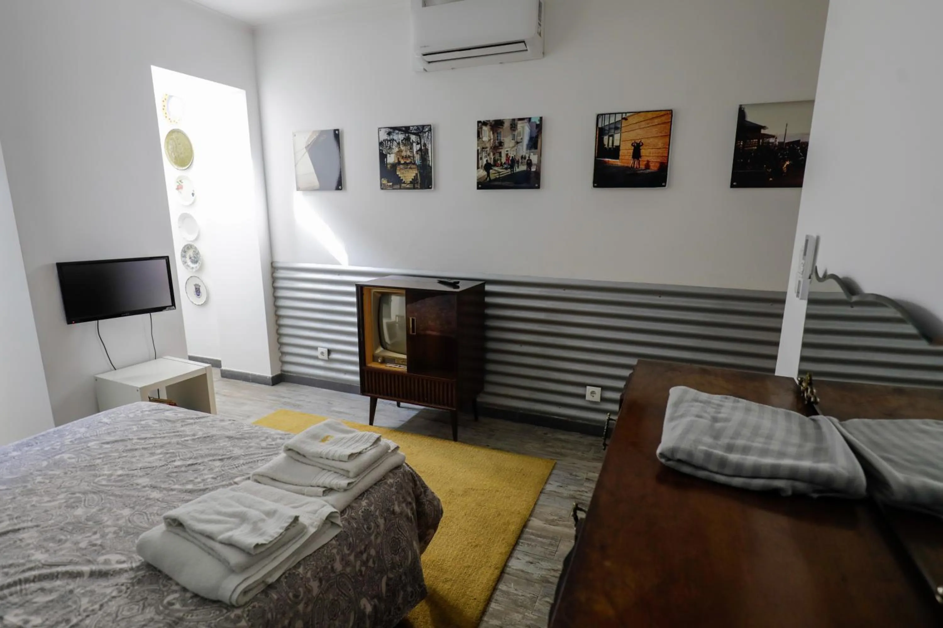 Bed in Water and Sun Studio
