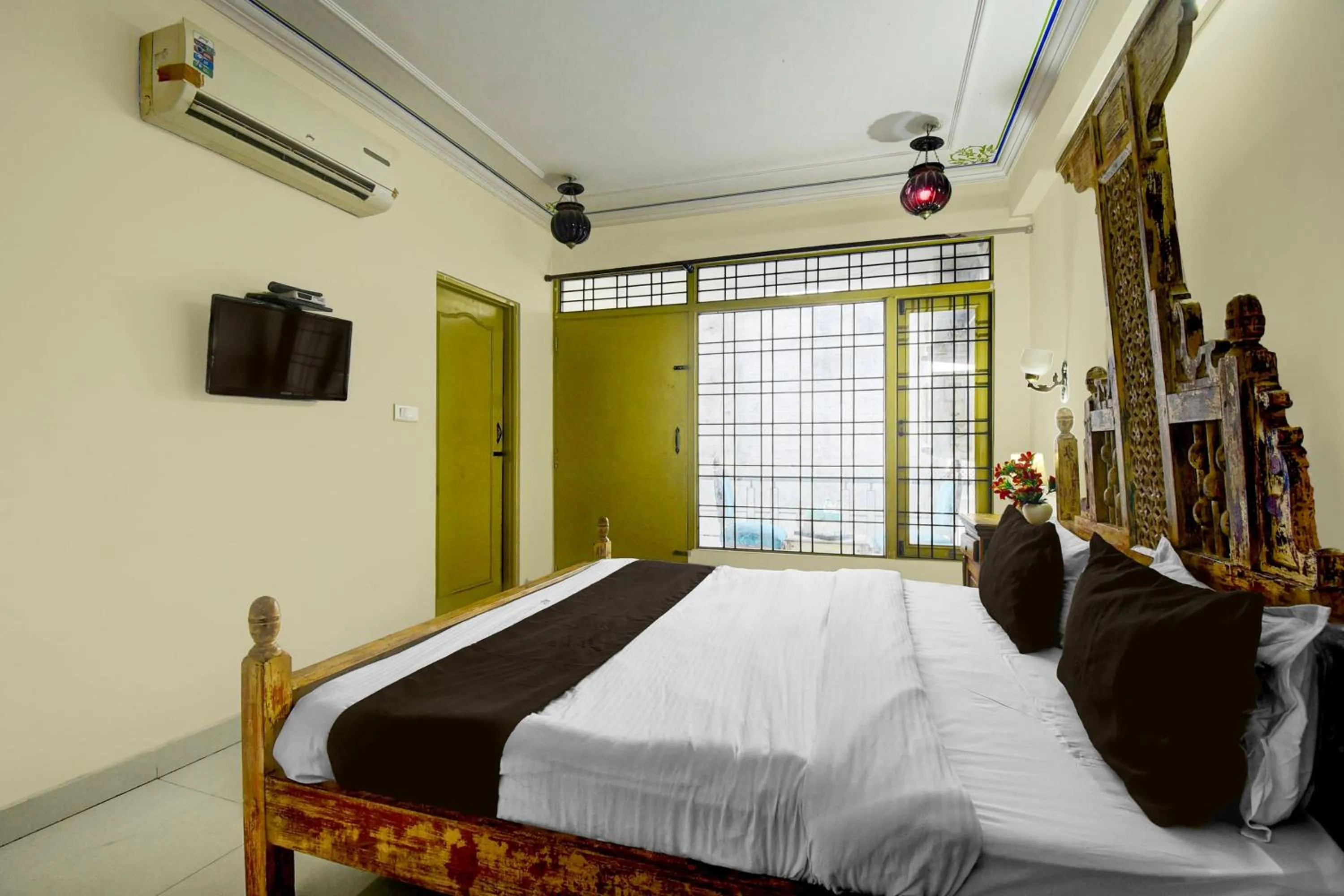 Bedroom, Bed in Collection O Jal Mahal Jaipur Formerly Little Ganesha Inn